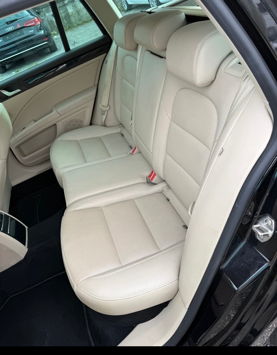SKODA Superb Combi 2.0 TDi Laurin & Klement 4x4 DSG-image-13