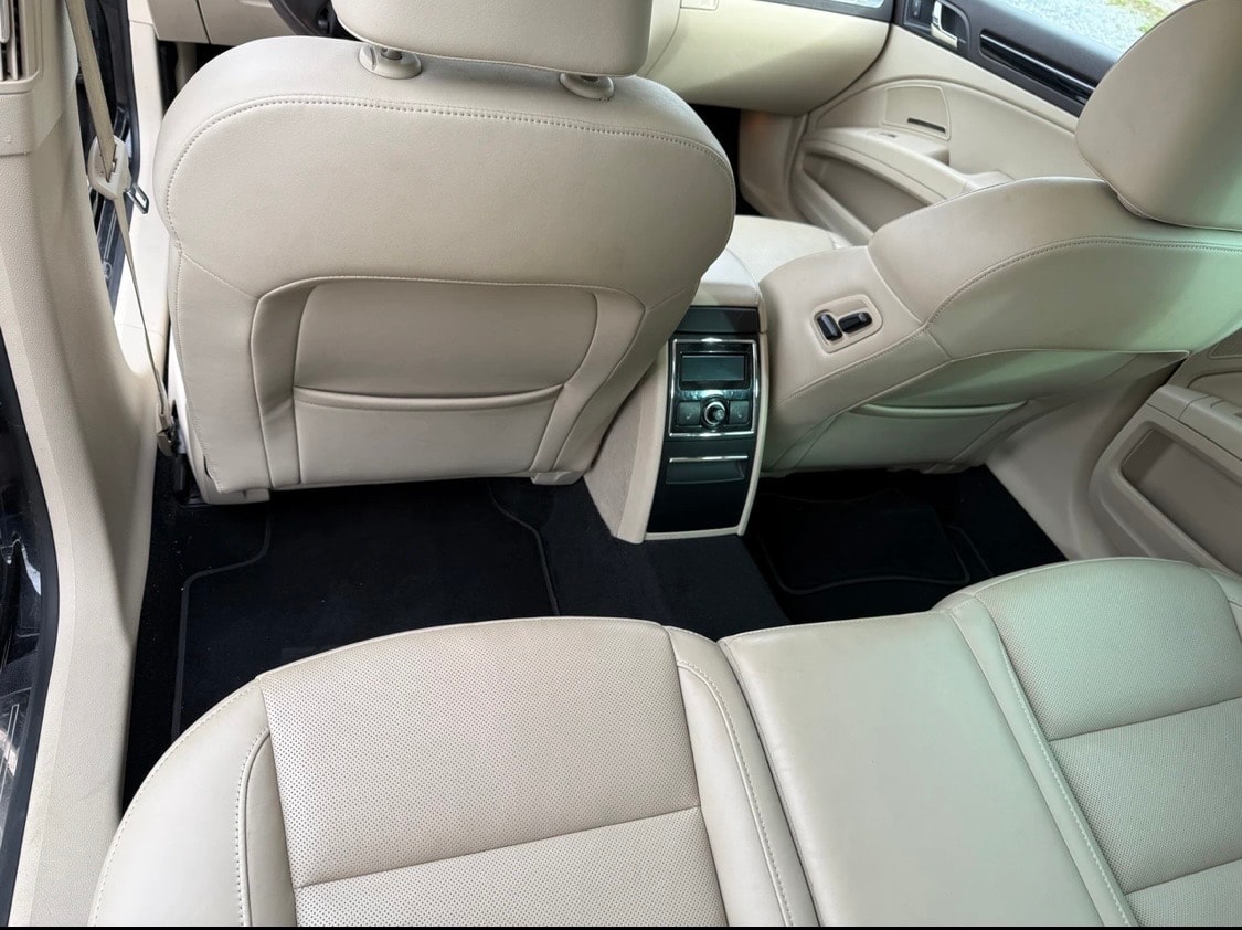 SKODA Superb Combi 2.0 TDi Laurin & Klement 4x4 DSG-image-9