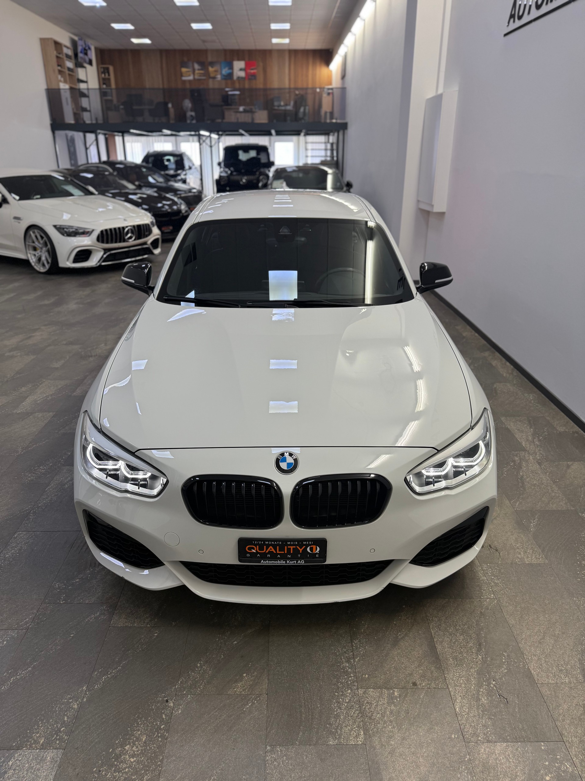 BMW M135i xDrive Steptronic-image-13