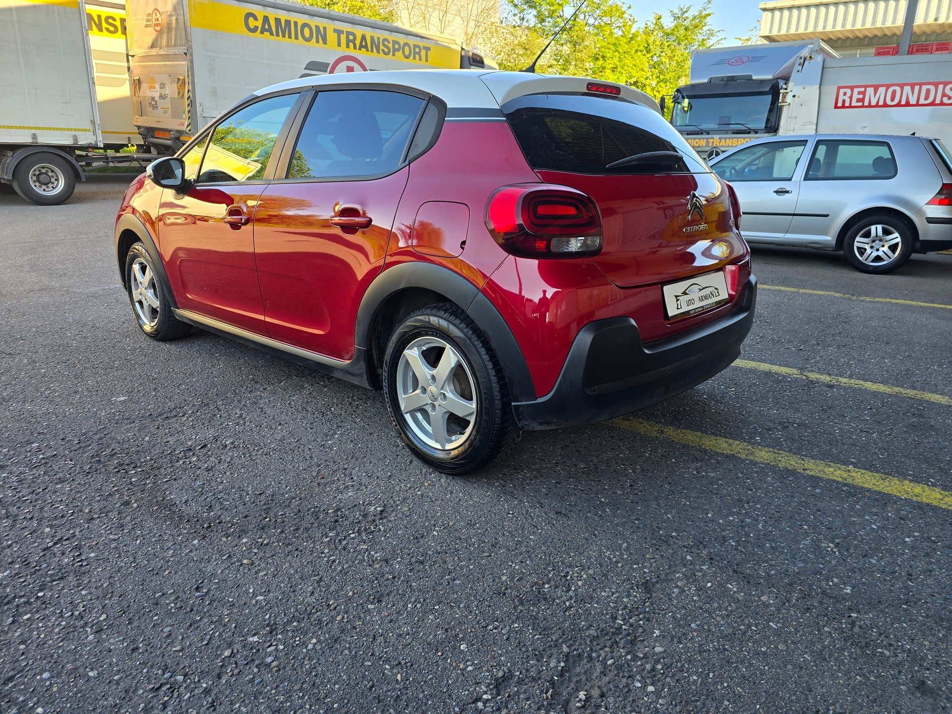 CITROEN C3 1.2i PureTech Shine-image-4
