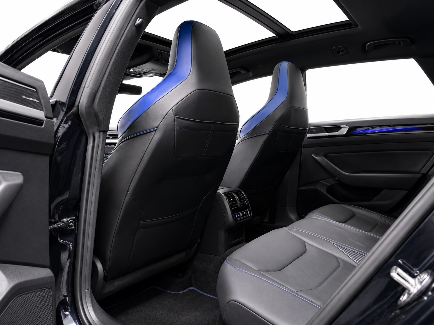 VW Arteon SB 2.0 TSI R 4Motion DSG * Panorama * AHK * Leder * Sportsitze * Harman/Kardon * Vollaustattung *-image-12