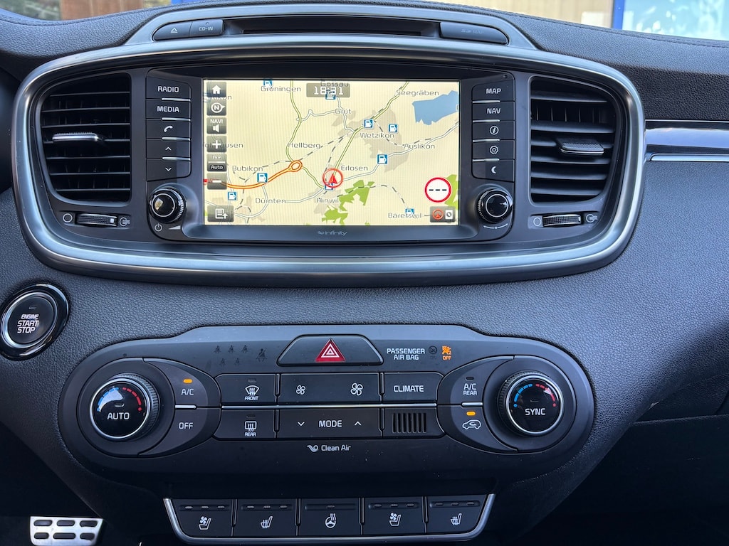KIA Sorento 2.2 CRDI Style 7P. Automatic-image-11