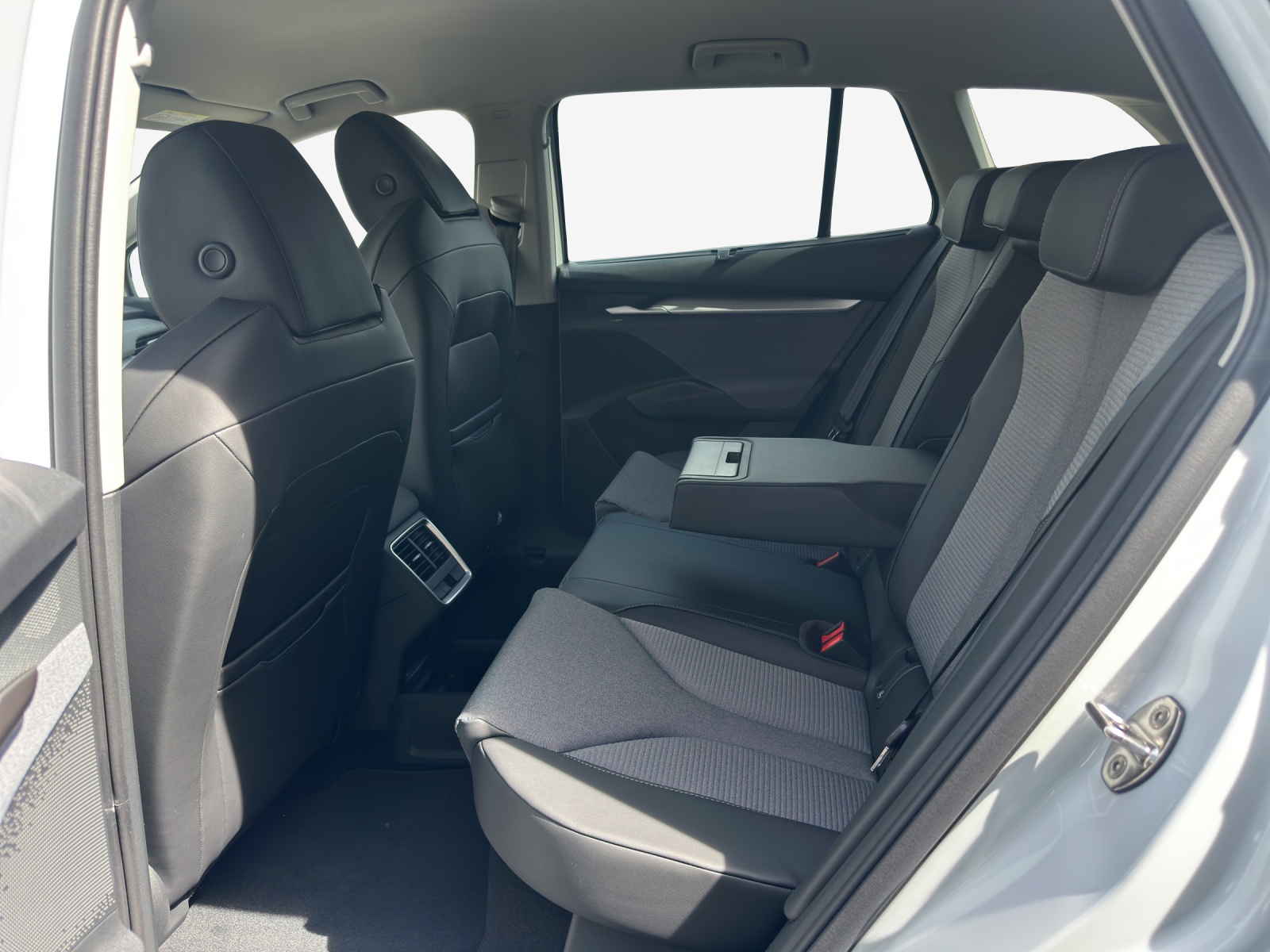SKODA Enyaq 85-image-11