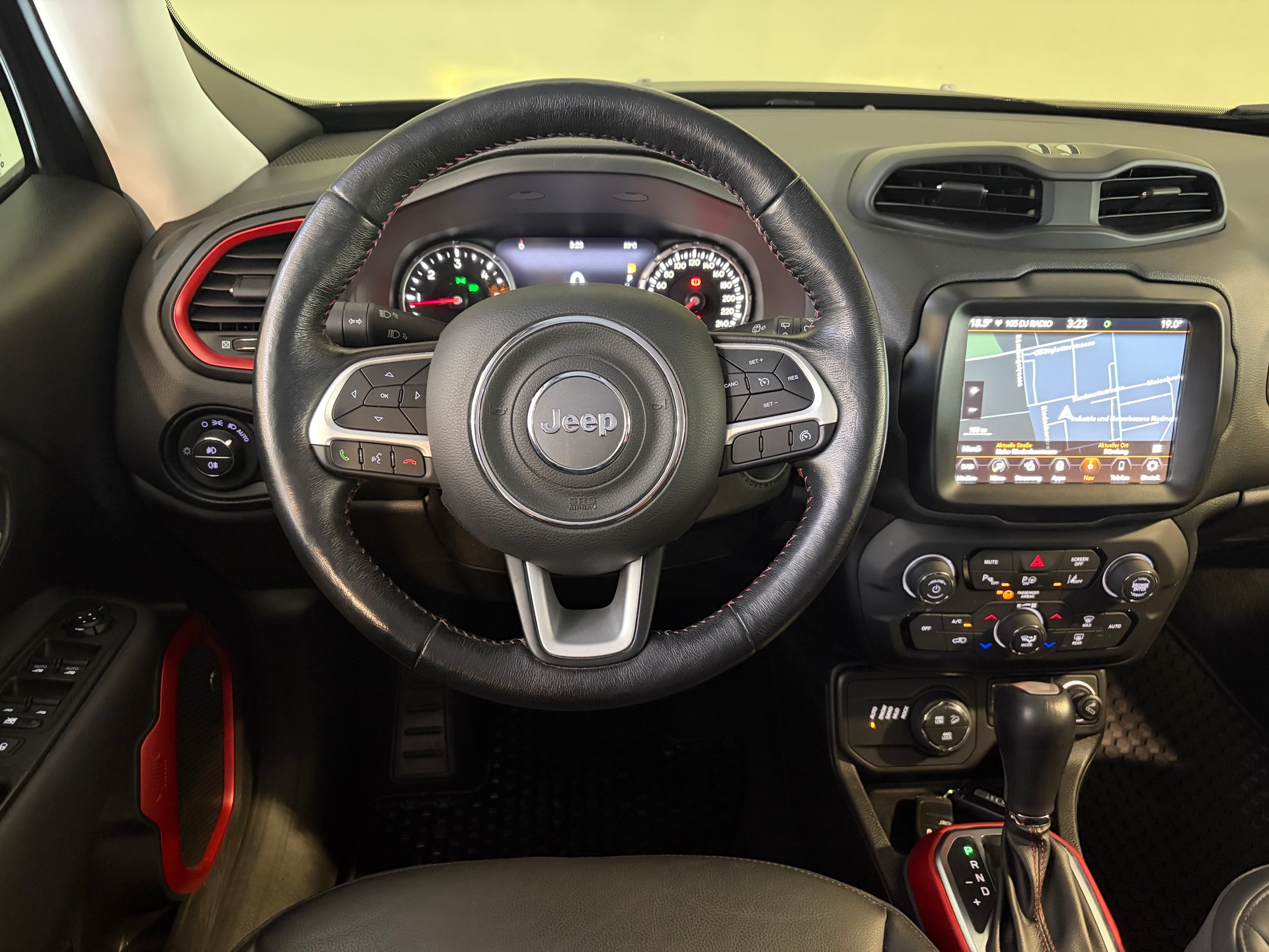 JEEP Renegade 2.0 CRD Trailhawk AWD + Low Range 9ATX * 1.Hand * Anhängerkupplung ***MFK 04.06.2026***-image-13