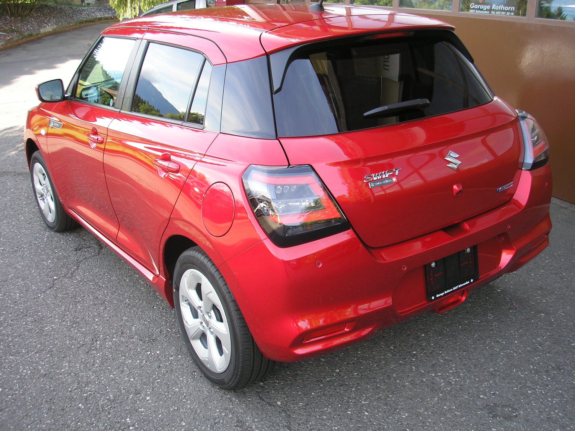 SUZUKI SWIFT-image-1