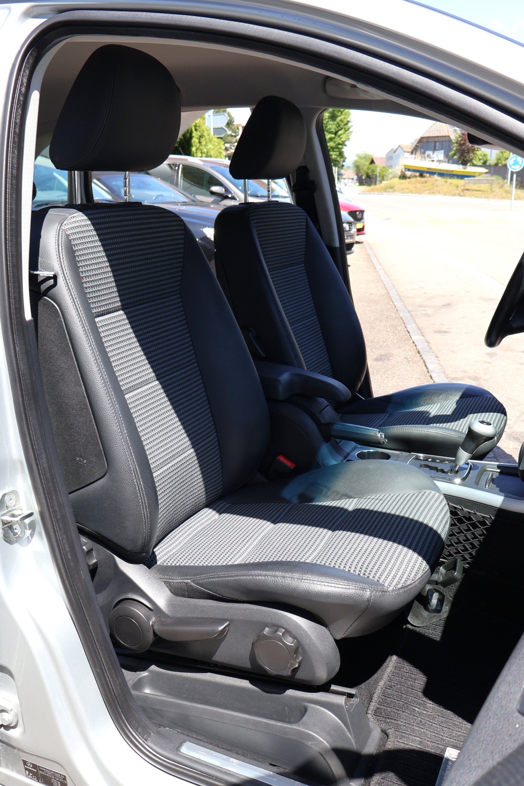 MERCEDES-BENZ B 170-image-12