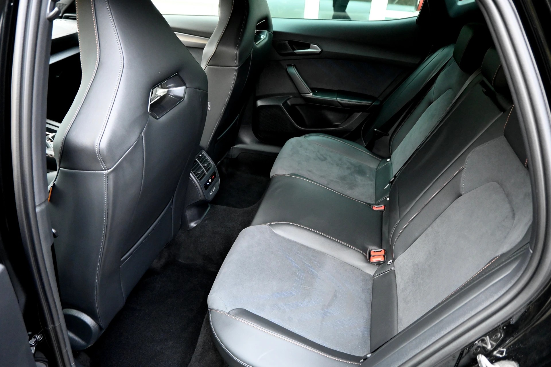 CUPRA Formentor 2.0TSI VZ 4Drive DSG 4X4 333PS-image-15