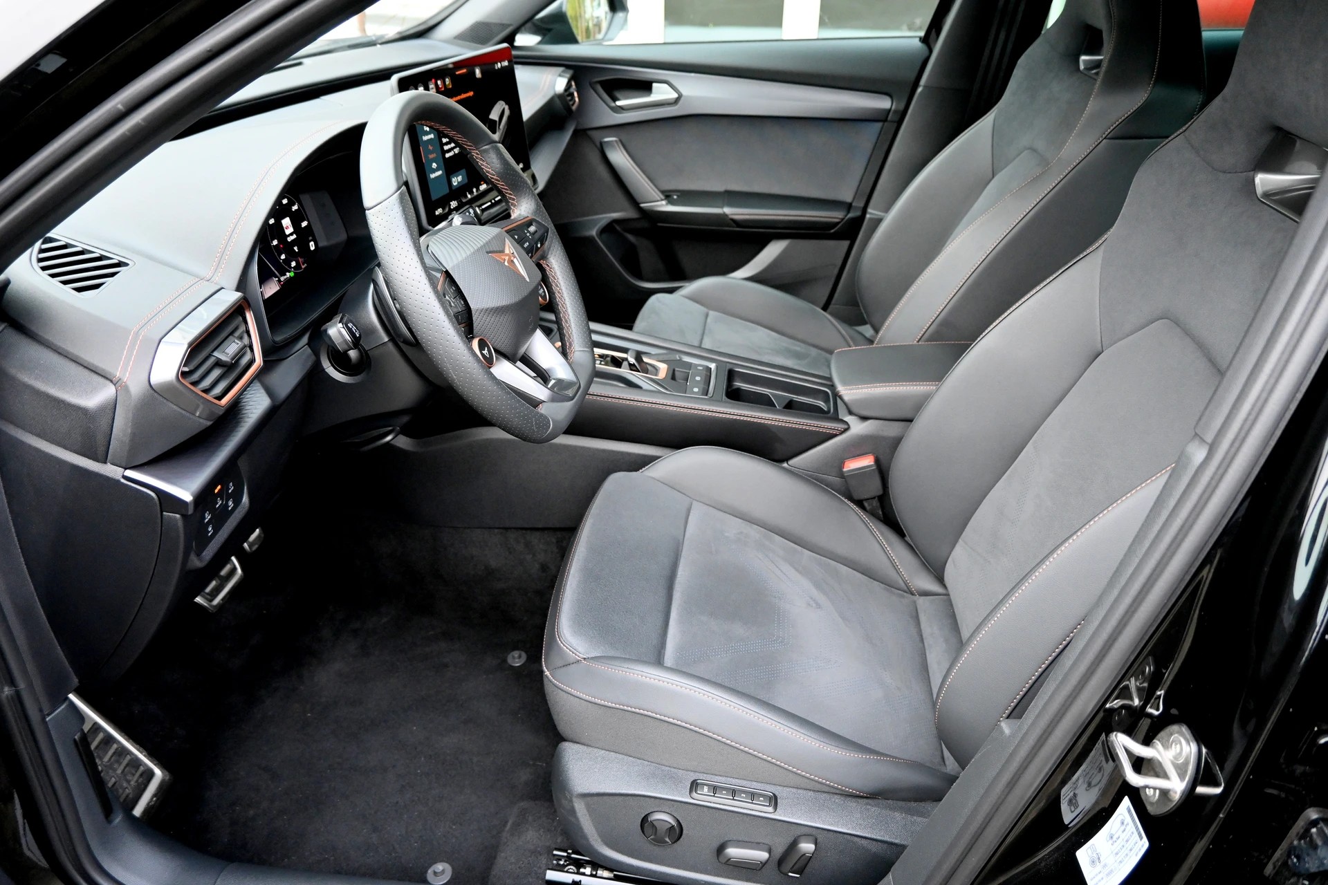 CUPRA Formentor 2.0TSI VZ 4Drive DSG 4X4 333PS-image-11
