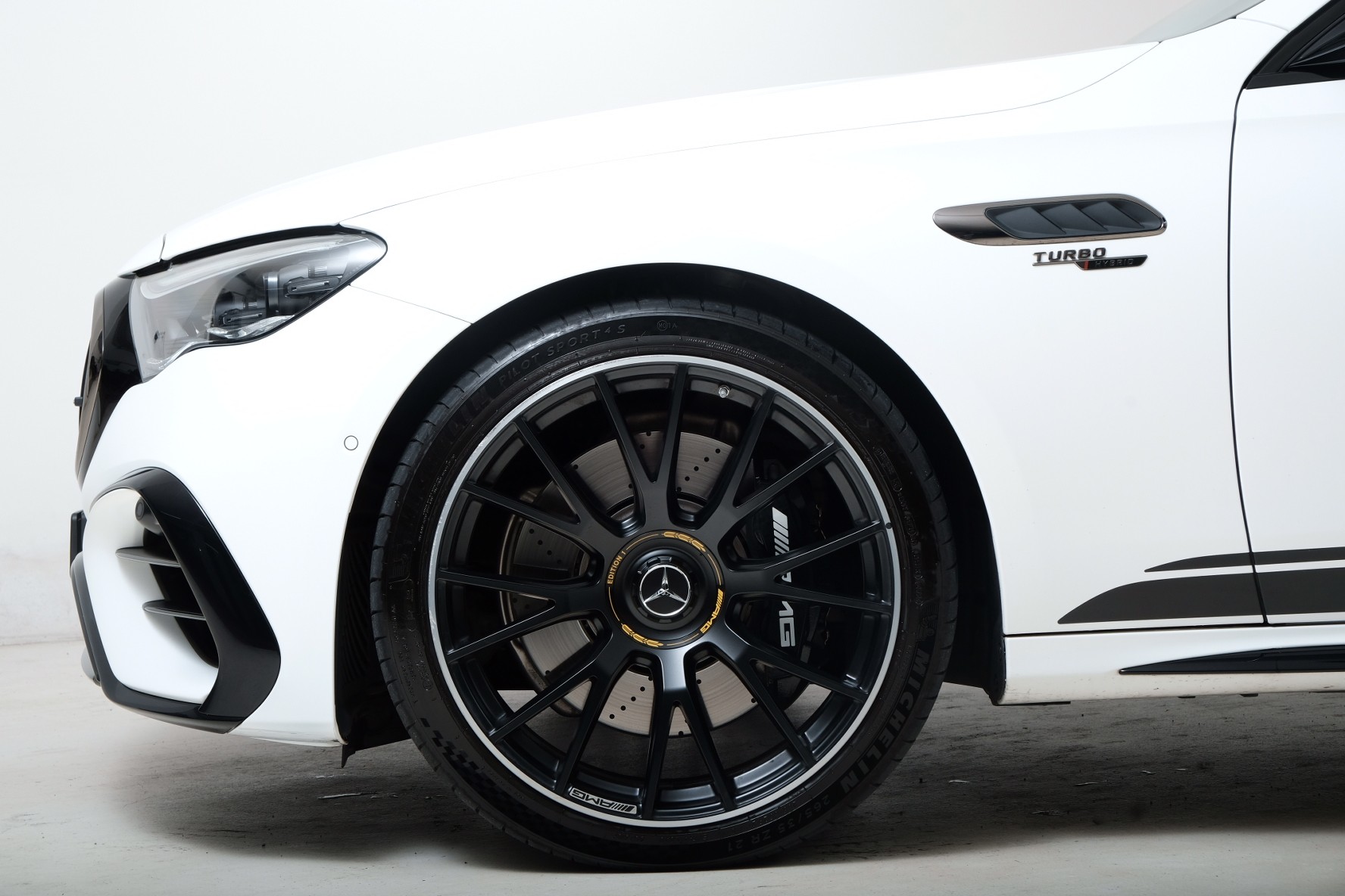 MERCEDES-BENZ E 53 Hybrid T 4Matic+ 9G-Tronic-showroom-element-2