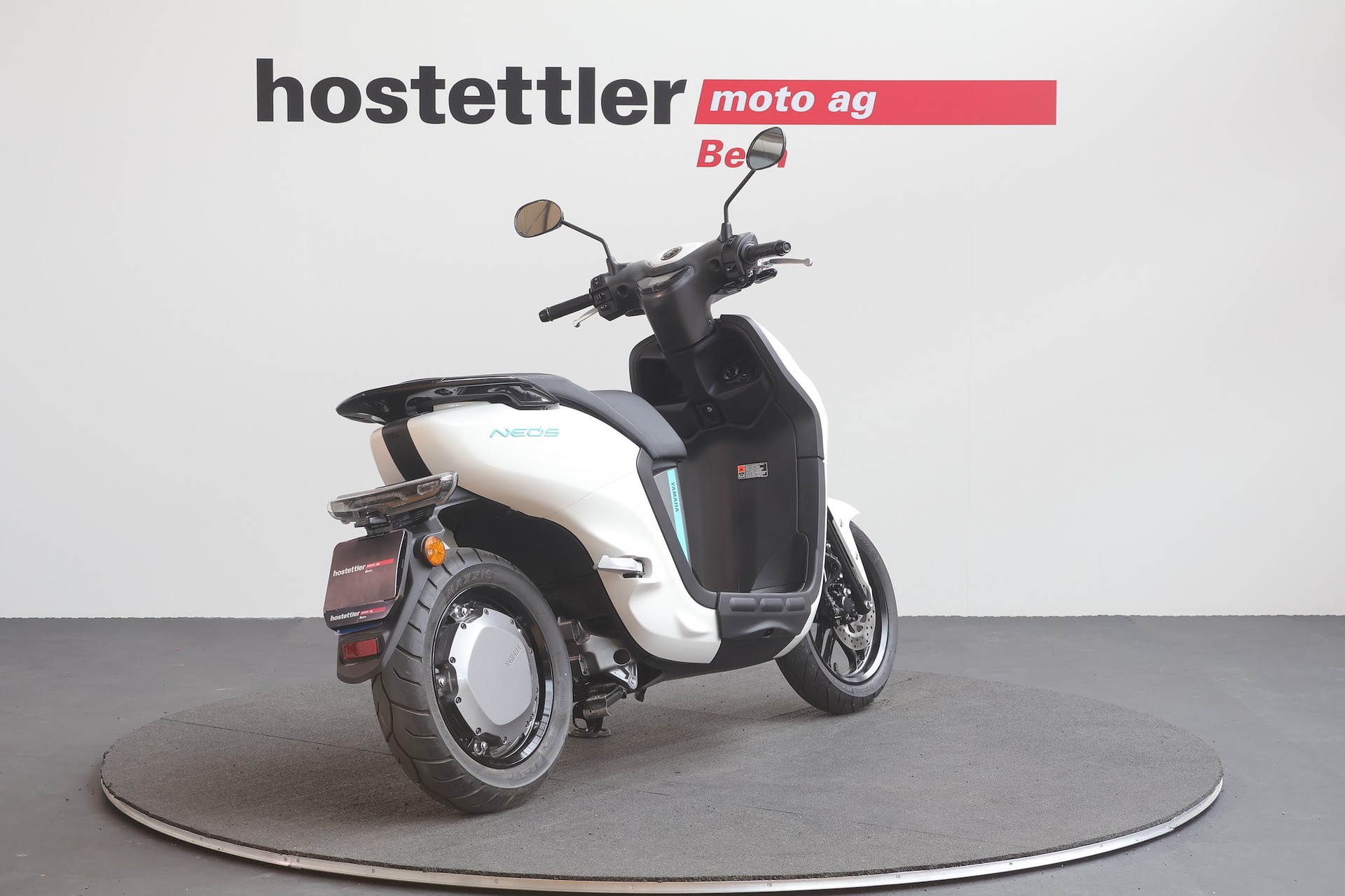 YAMAHA NEO's-showroom-element-2
