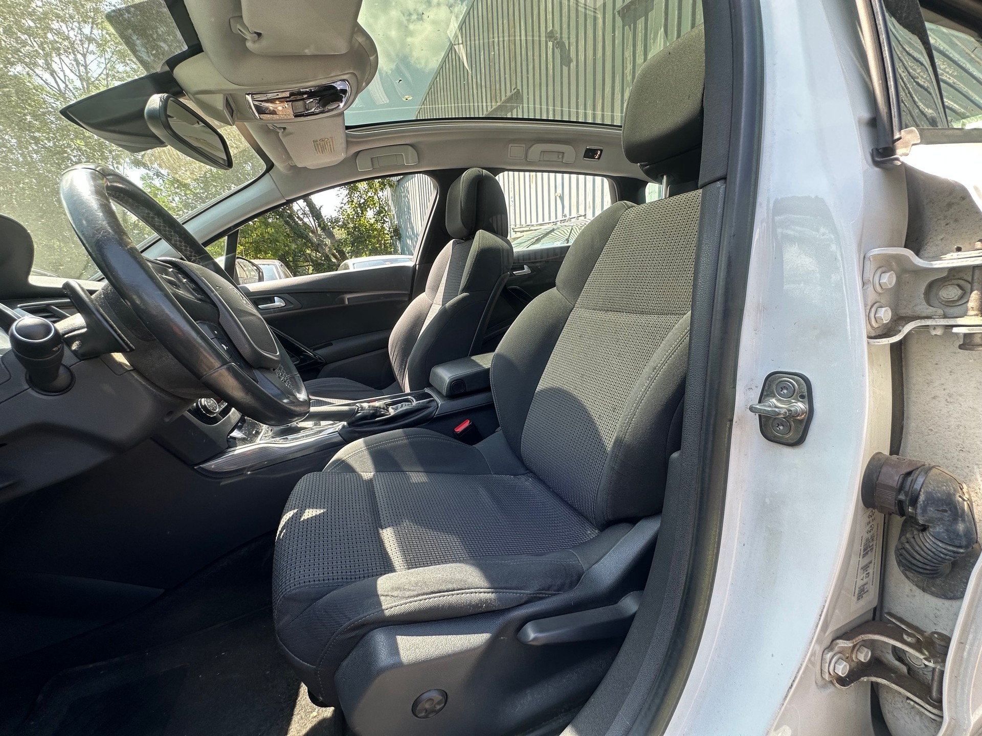PEUGEOT 508 SW 2.0 HDI Business Automatic-image-9