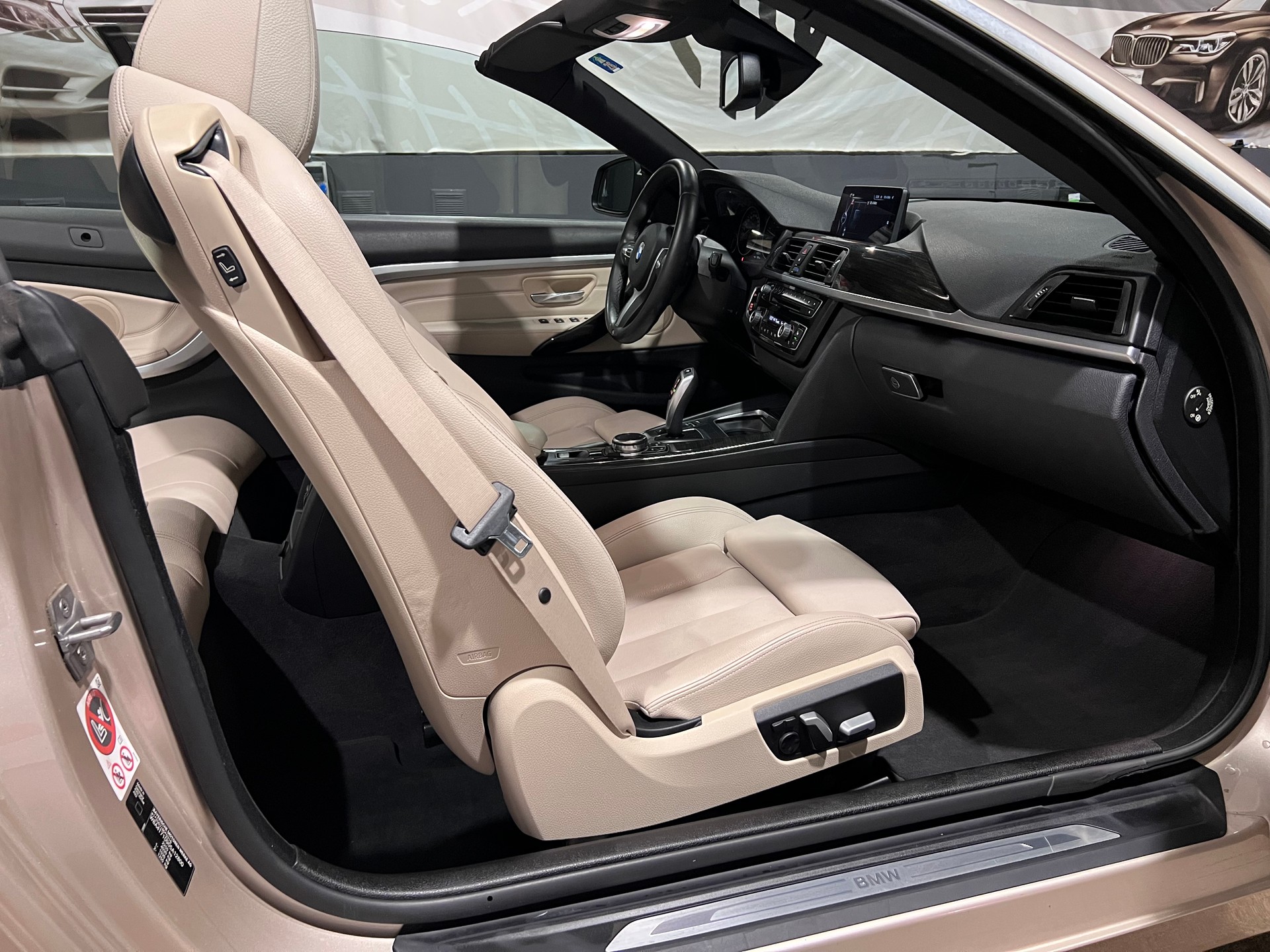 BMW 430i Cabriolet xDrive Sport Line Steptronic-image-15