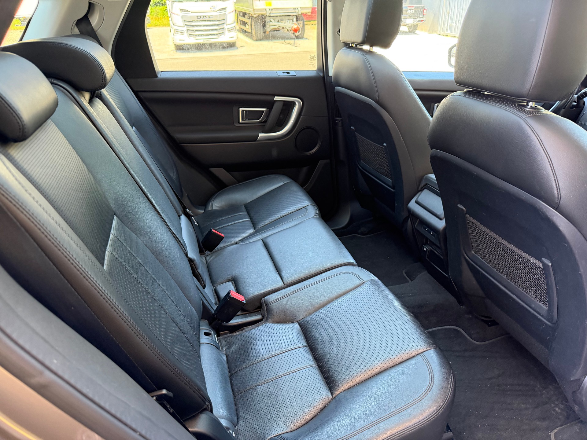 LAND ROVER Discovery Sport 2.0 TD4 HSE Luxury AT9-image-11