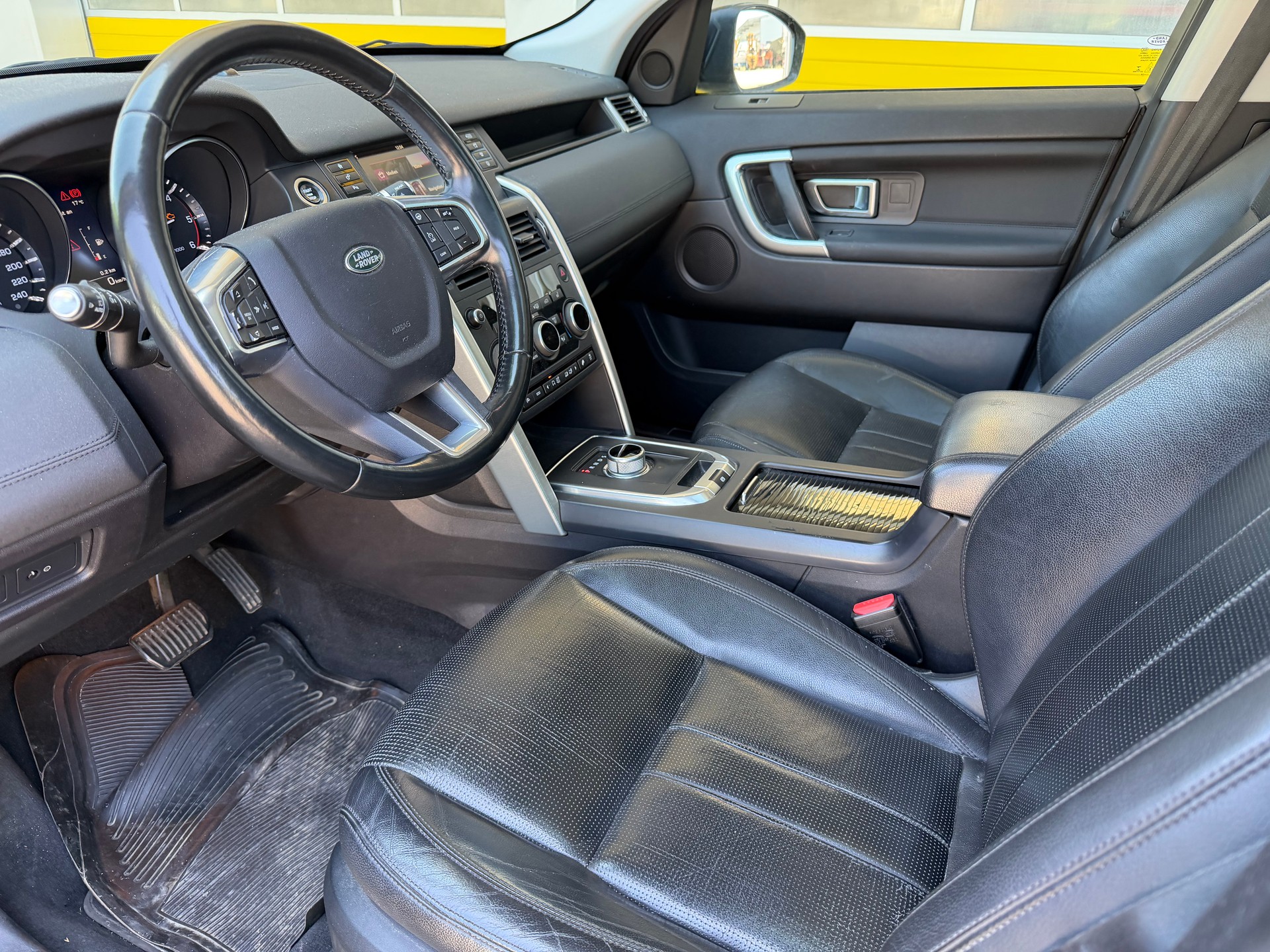 LAND ROVER Discovery Sport 2.0 TD4 HSE Luxury AT9-image-8