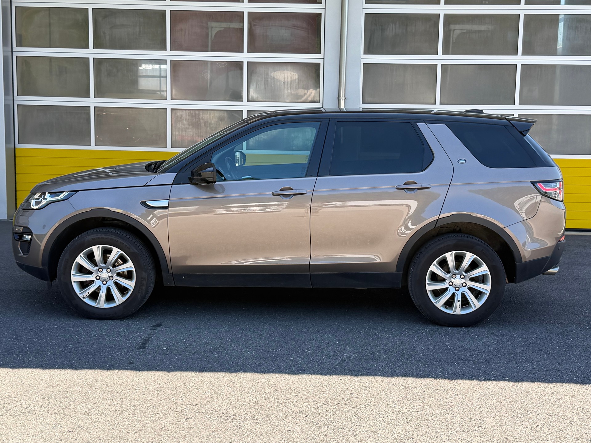 LAND ROVER Discovery Sport 2.0 TD4 HSE Luxury AT9-image-7