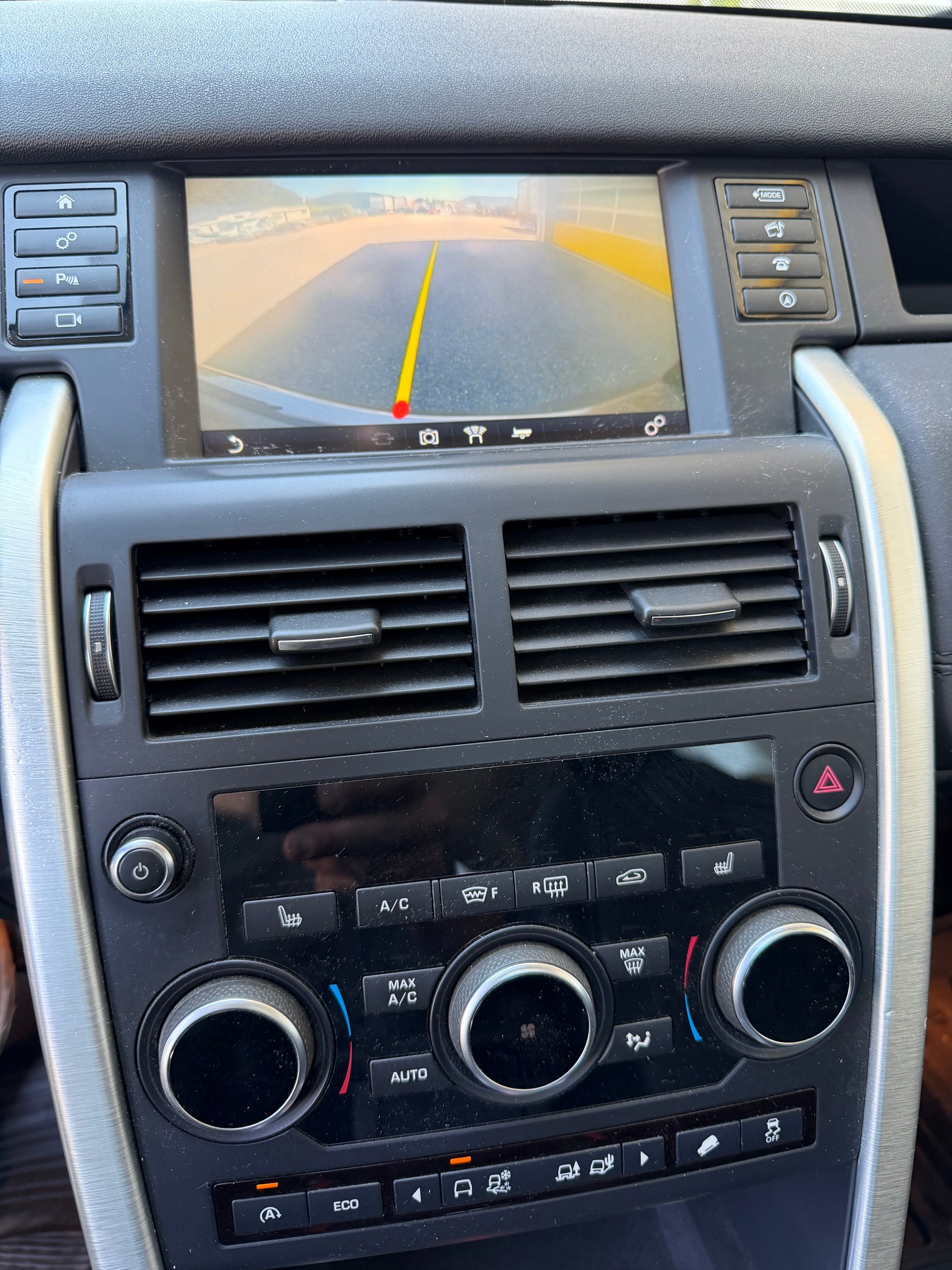 LAND ROVER Discovery Sport 2.0 TD4 HSE Luxury AT9-image-12