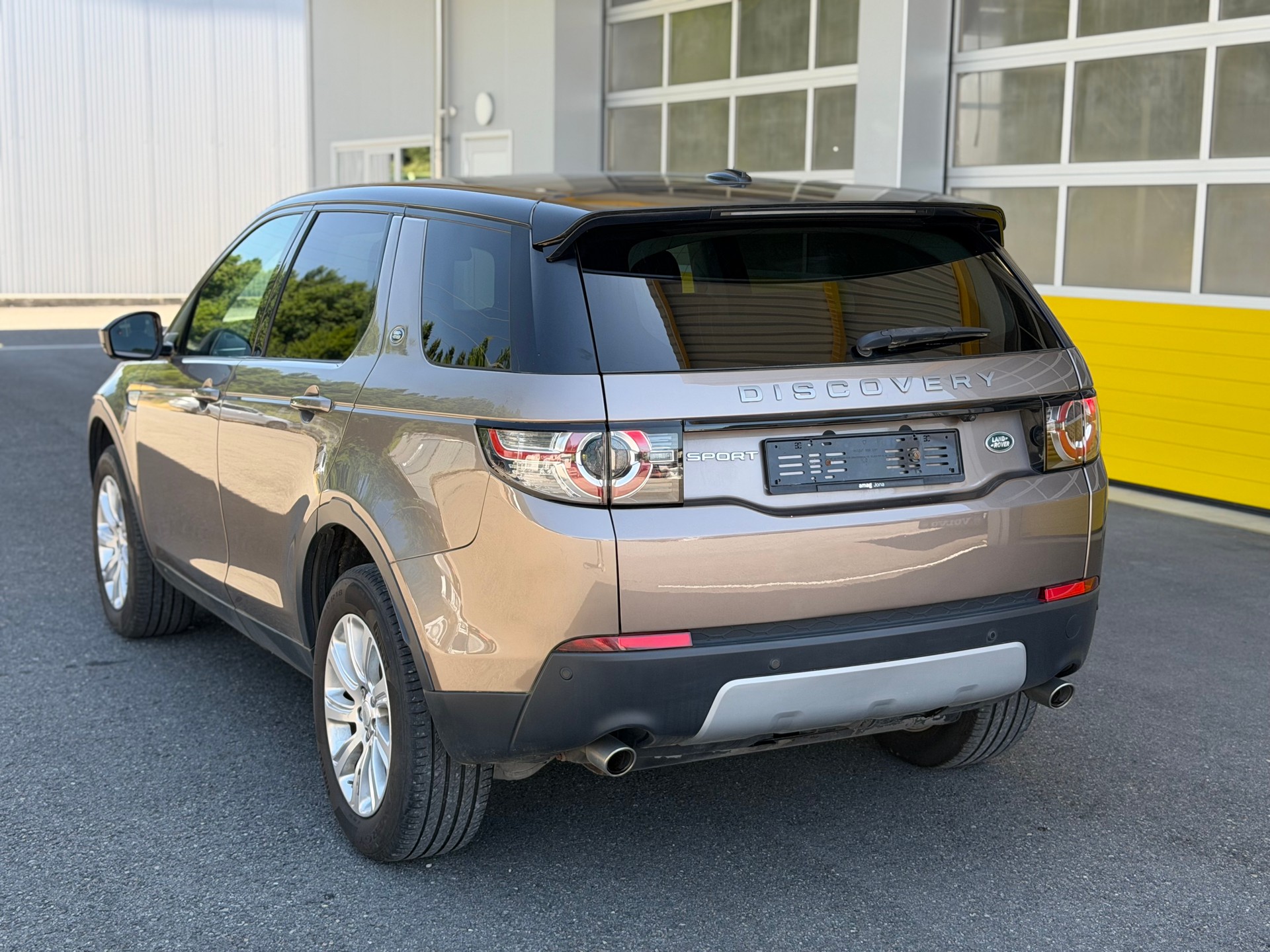 LAND ROVER Discovery Sport 2.0 TD4 HSE Luxury AT9-image-4