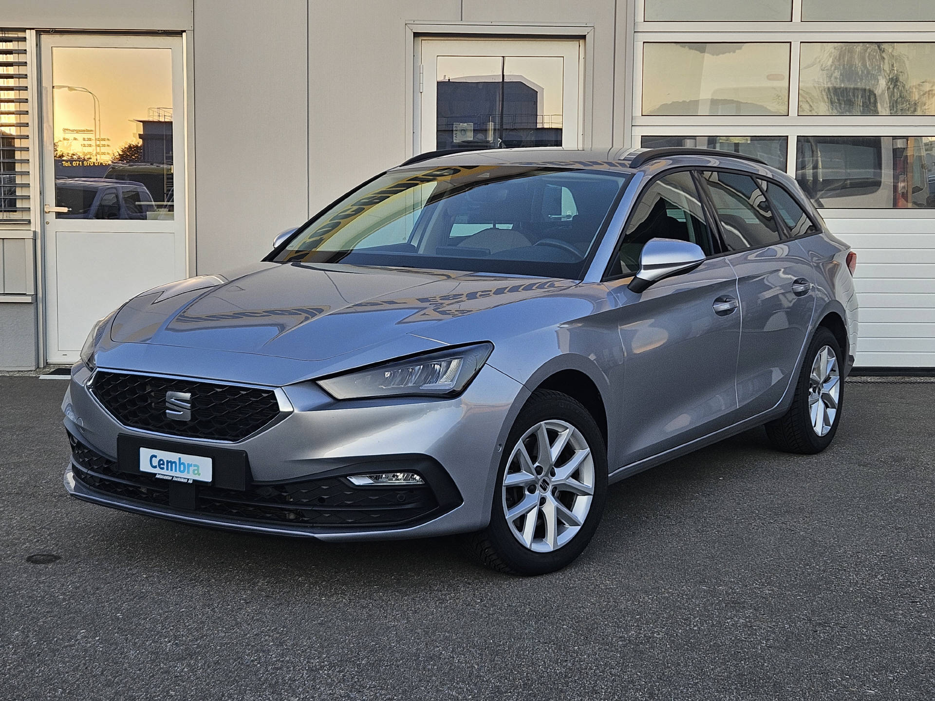 SEAT Leon ST 2.0 TDI Style DSG* Navi * Abstandsregeltempomat ACC *-showroom-element-1