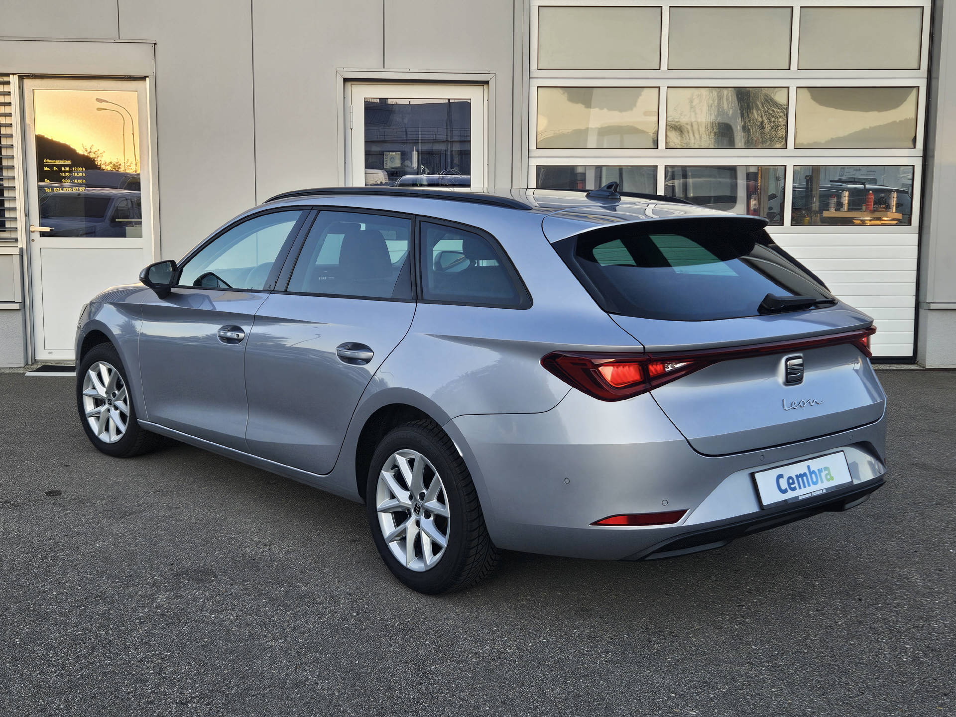 SEAT Leon ST 2.0 TDI Style DSG* Navi * Abstandsregeltempomat ACC *-image-7