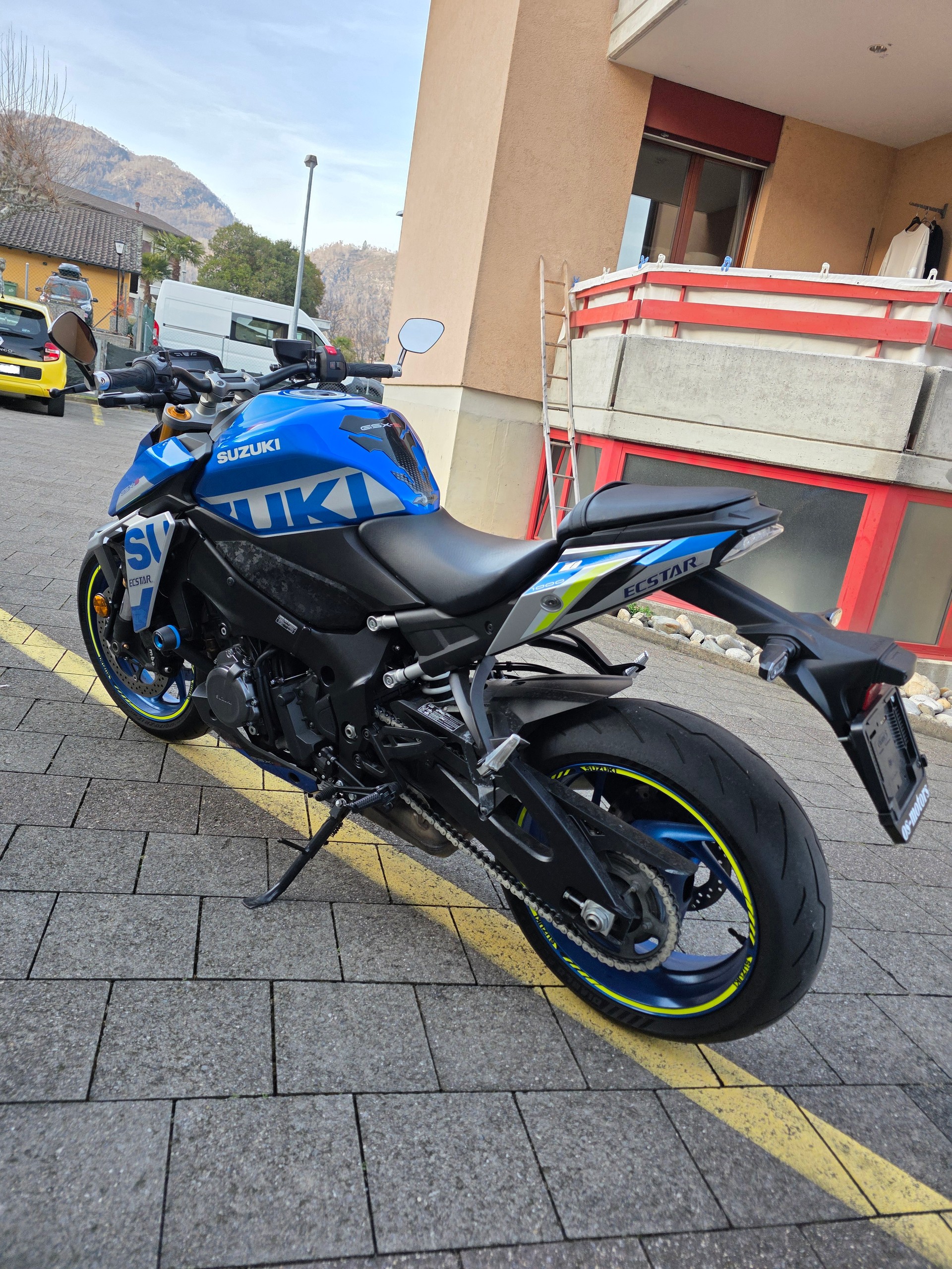 SUZUKI GSX-S 1000-image-3