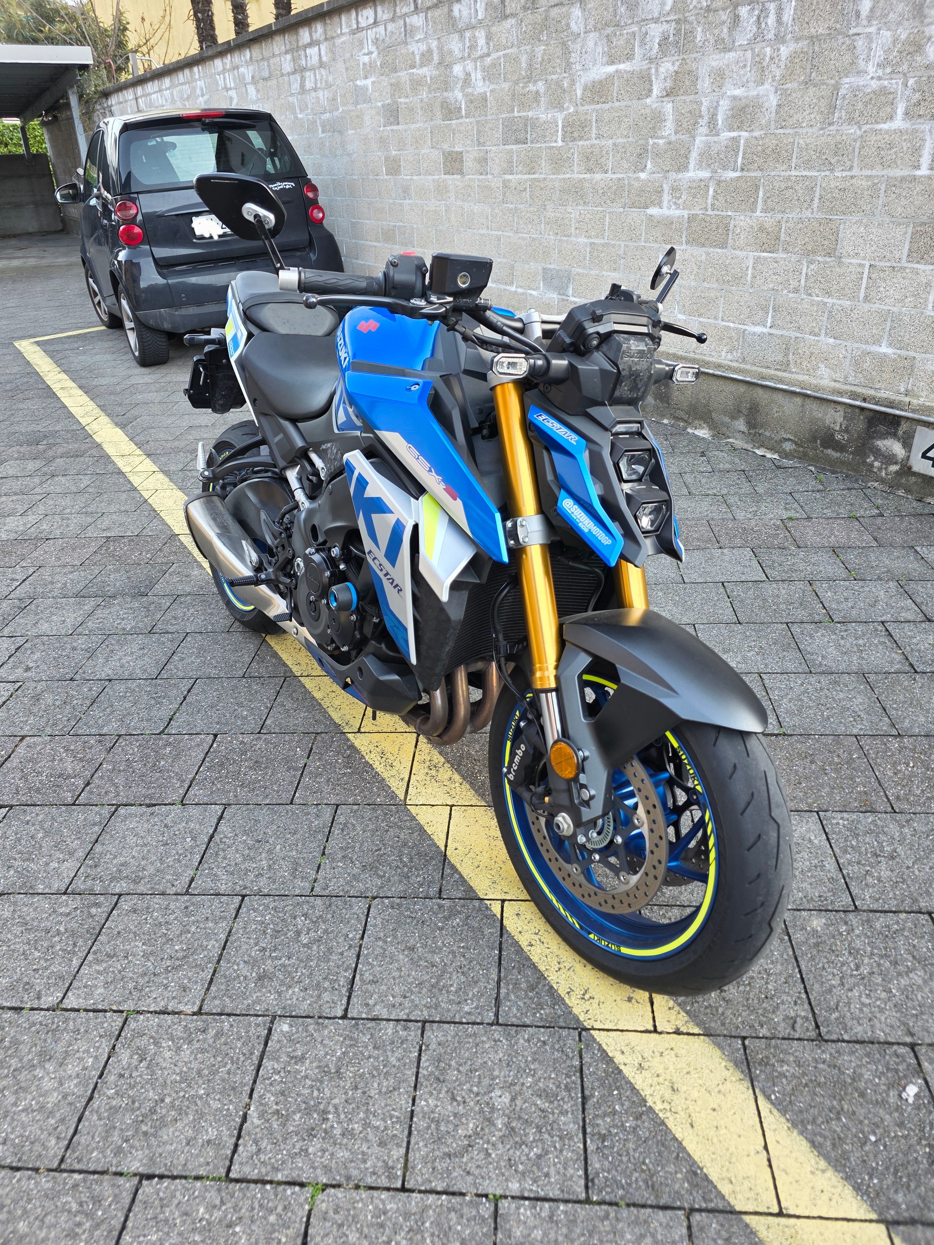 SUZUKI GSX-S 1000-image-5