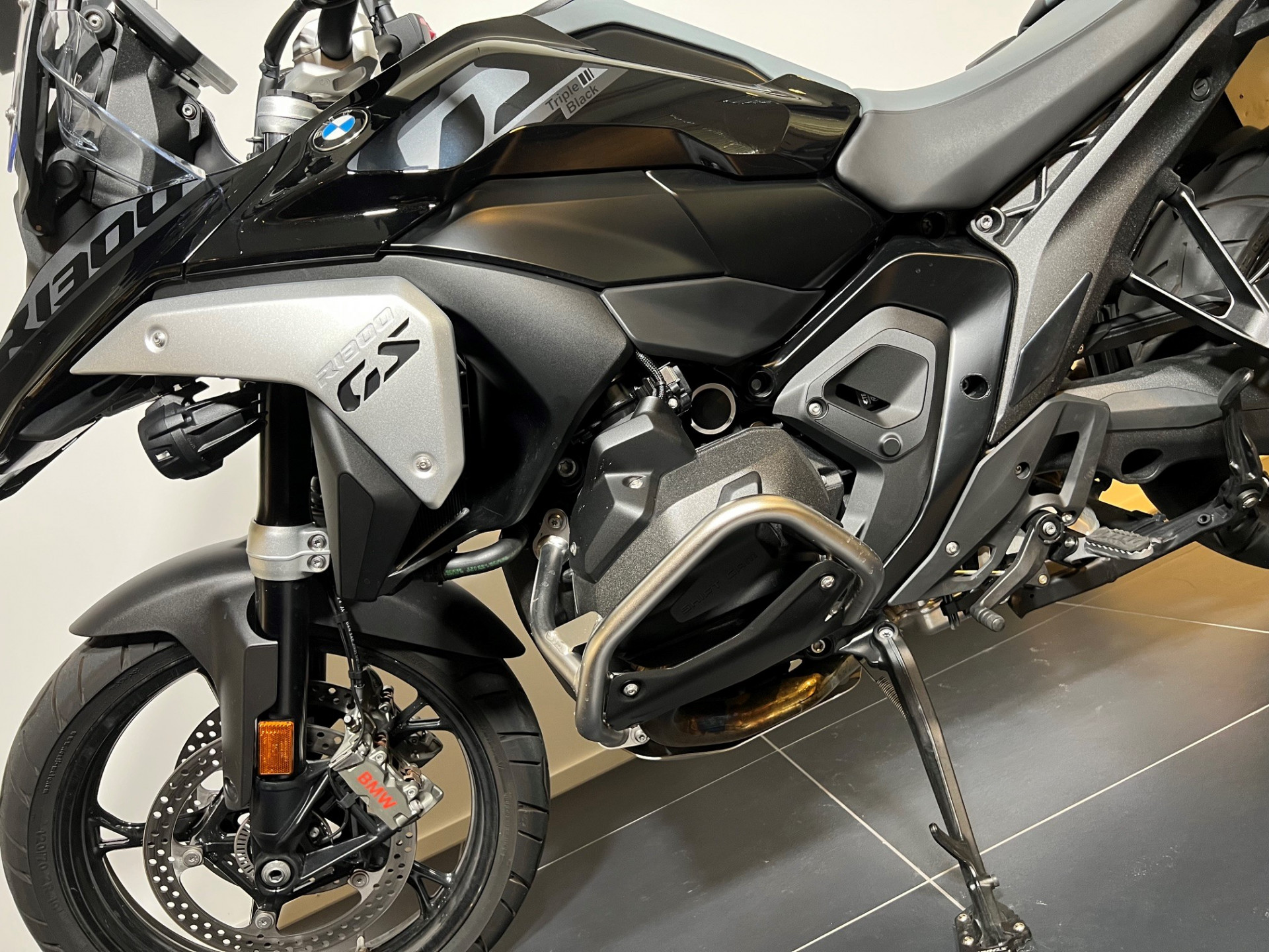 BMW R 1300 GS Triple Black Adaptive Fahrzeughöhenregelung-image-3
