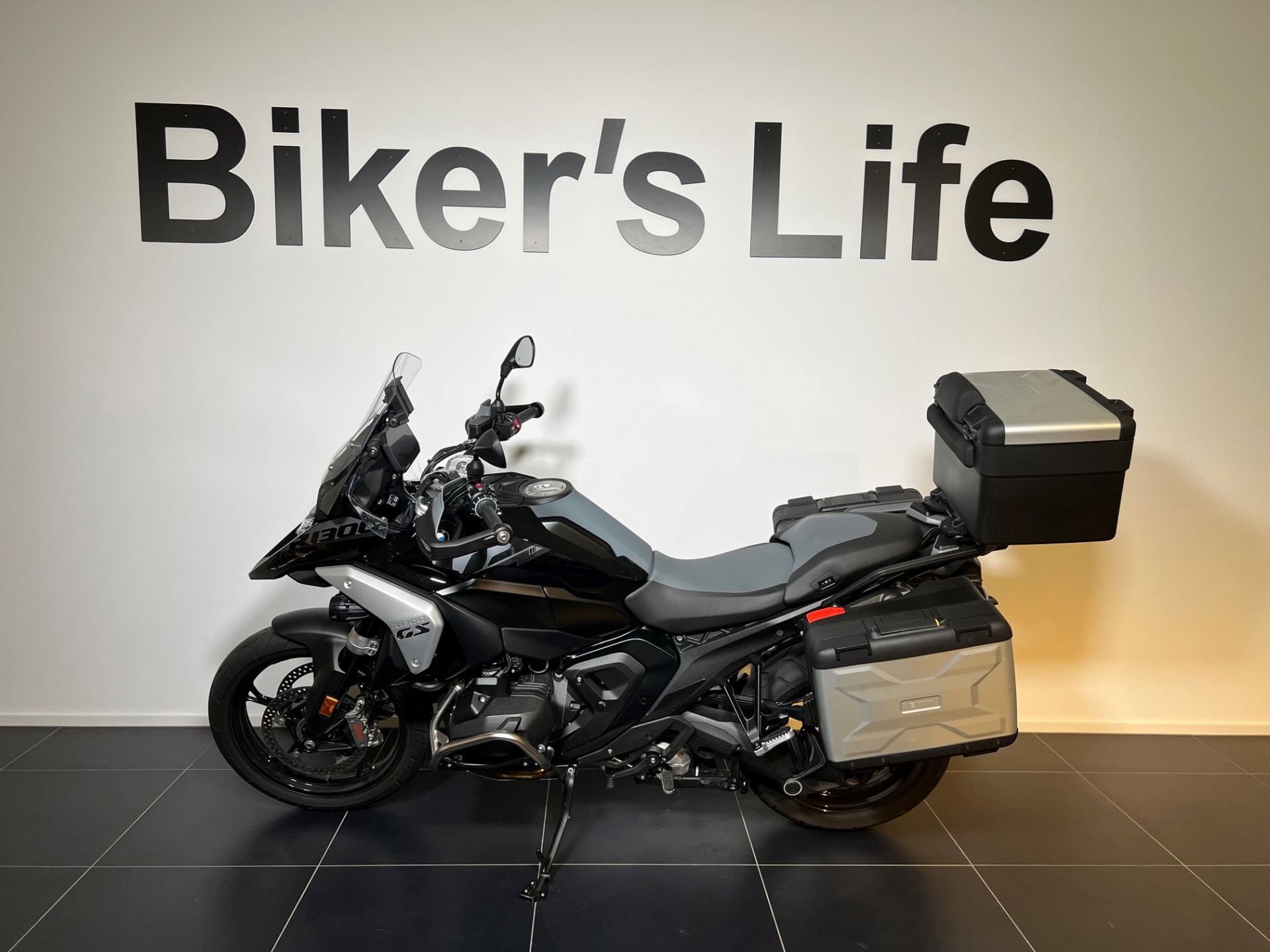 BMW R 1300 GS Triple Black Adaptive Fahrzeughöhenregelung-image-1