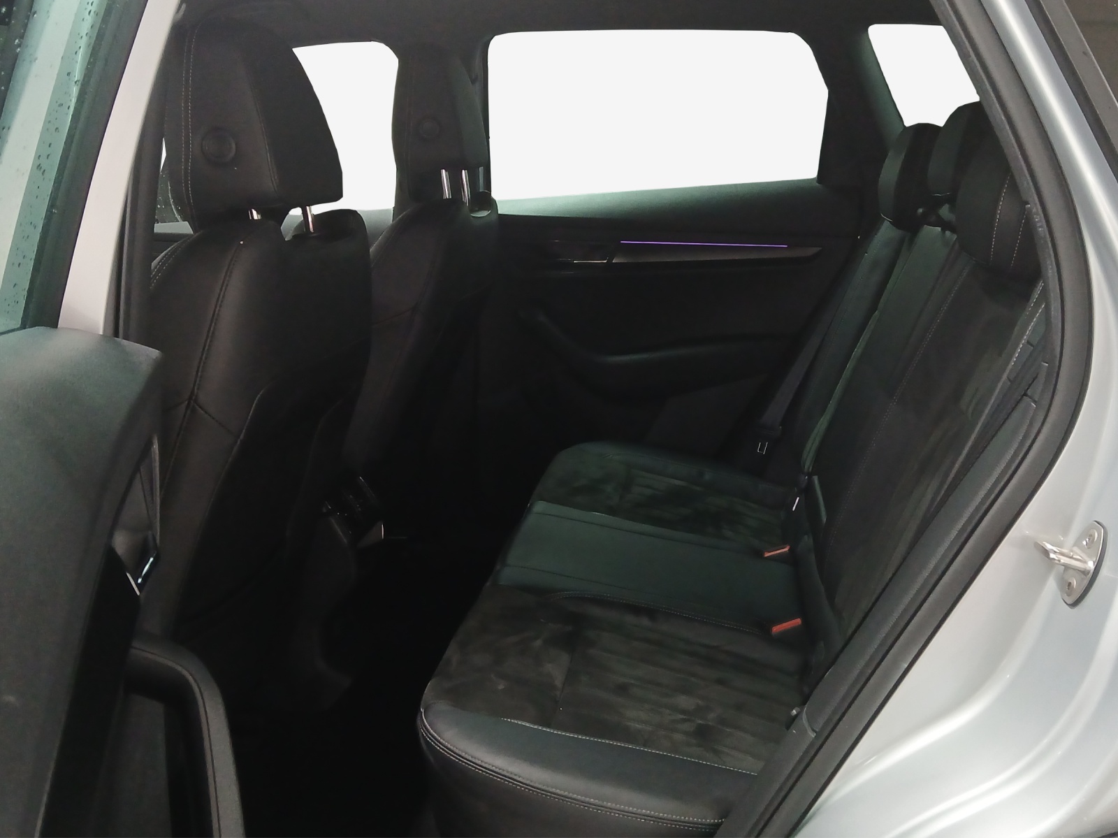 SKODA Karoq 2.0 TSI SportLine 4x4 DSG-image-11