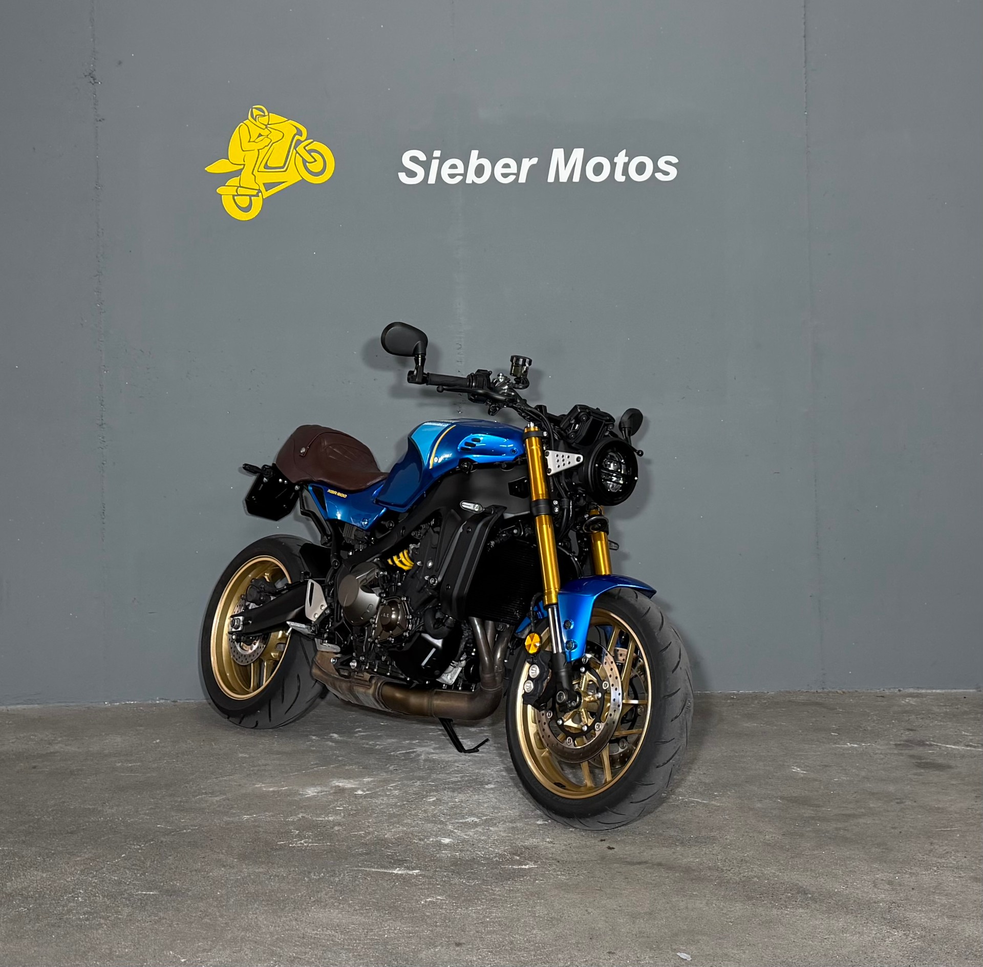 YAMAHA XSR 900-image-1