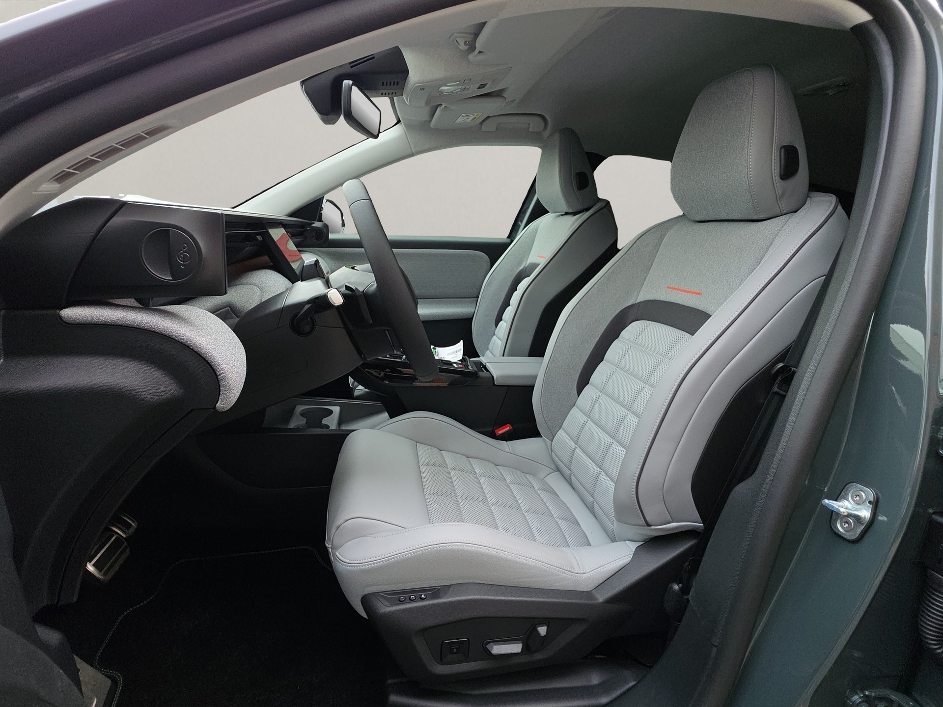 CITROEN C5 Aircross 1.2 HEV Max Automat-image-12