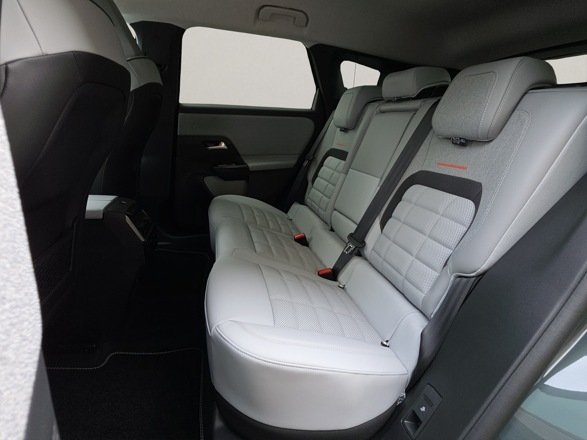 CITROEN C5 Aircross 1.2 HEV Max Automat-image-11