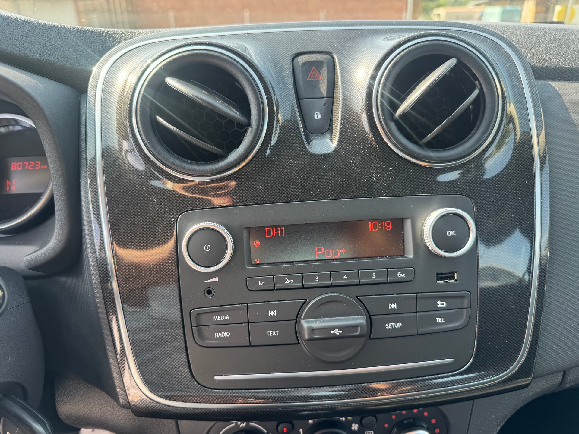 DACIA Sandero TCe 90 Comfort Automatic-image-16