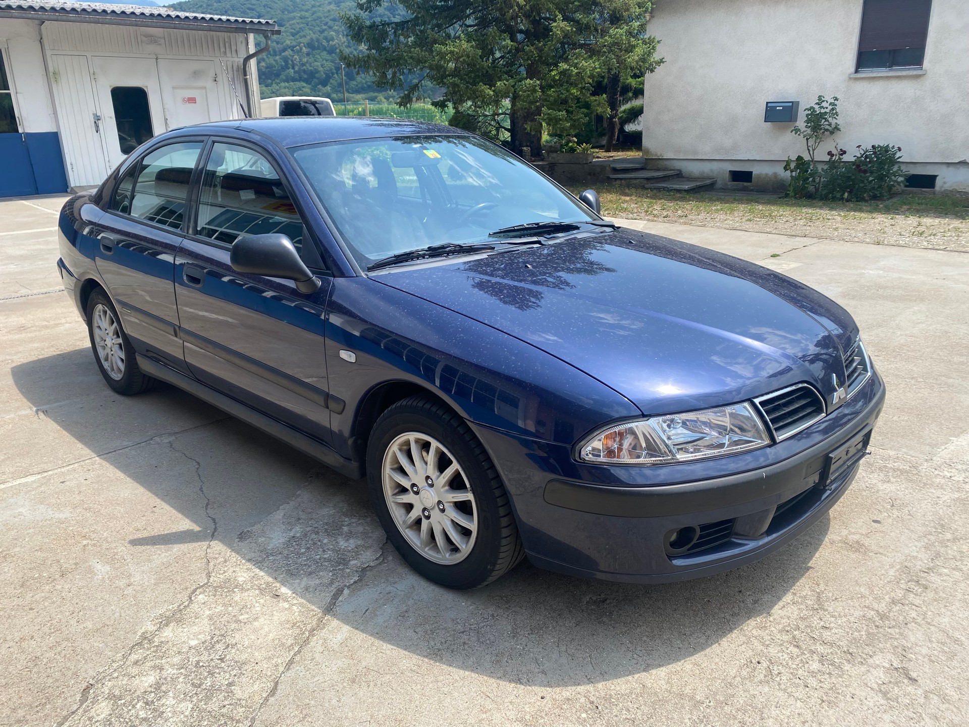 MITSUBISHI CARISMA