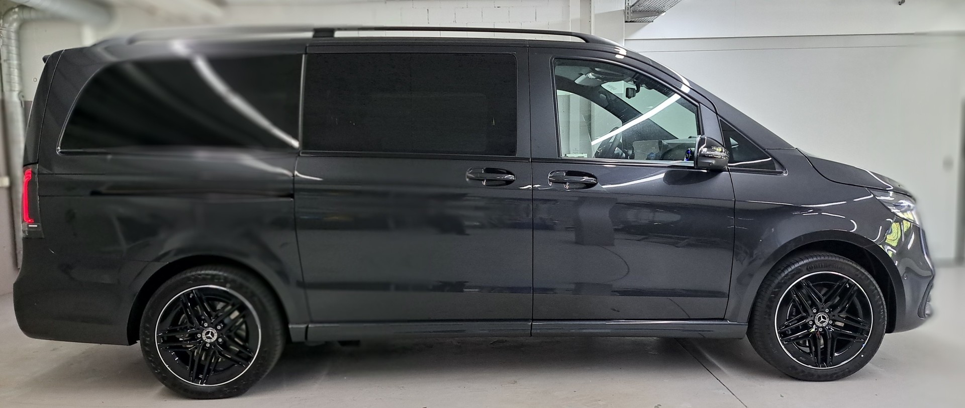 MERCEDES-BENZ V 300 d 4MATIC EXCLUSIVE Swiss Edition 3200mm L-image-1