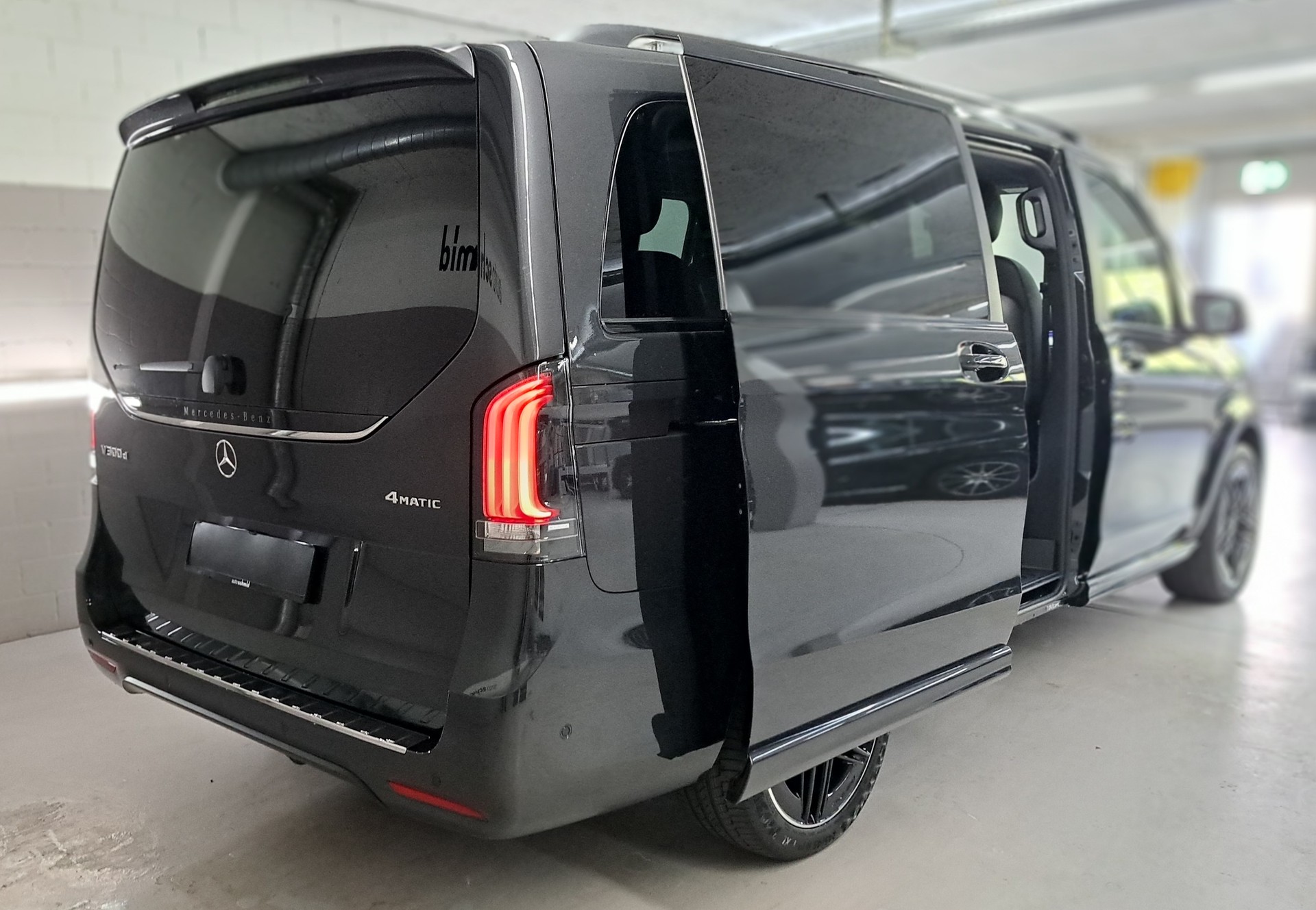 MERCEDES-BENZ V 300 d 4MATIC EXCLUSIVE Swiss Edition 3200mm L-image-2