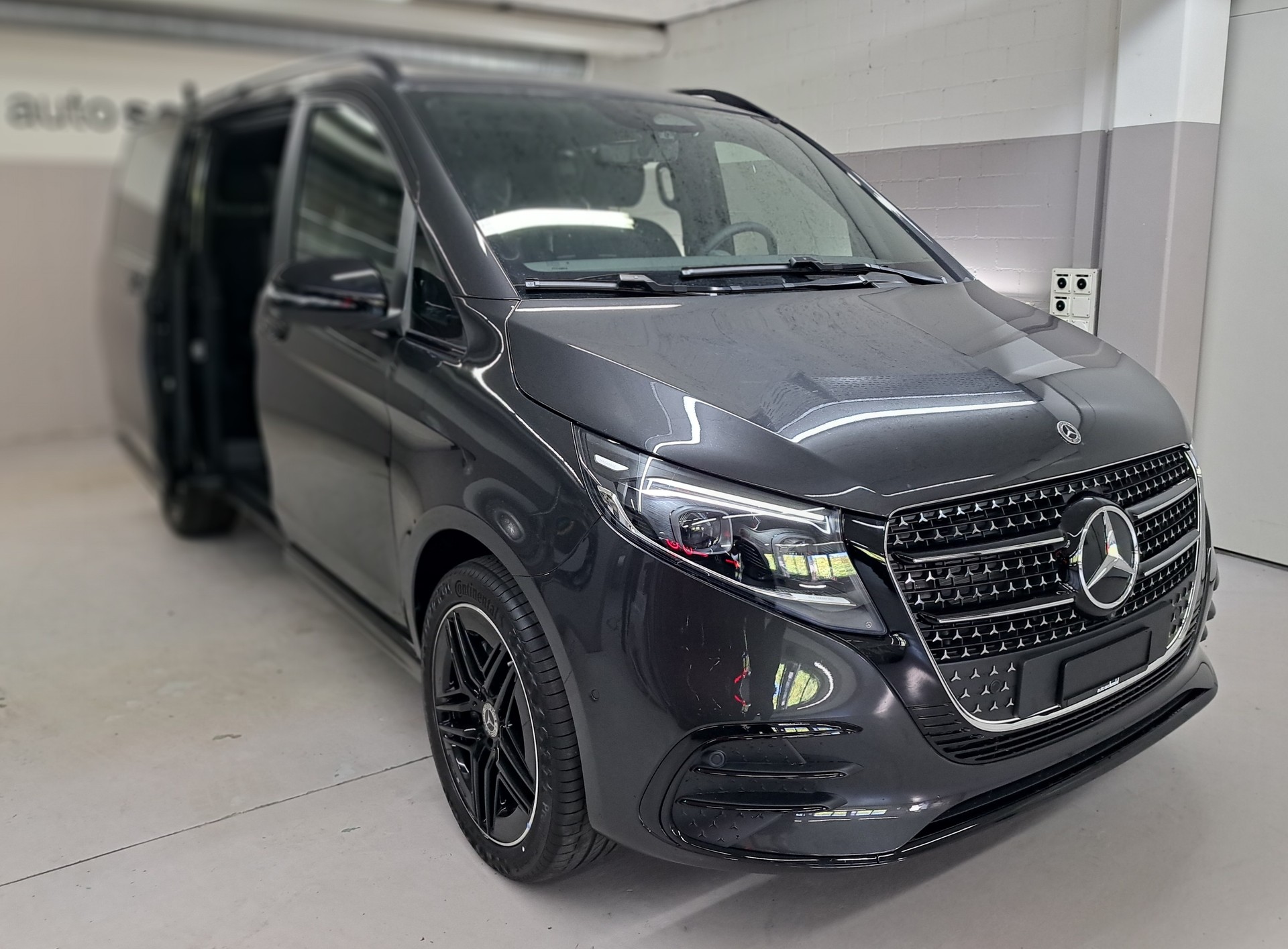 MERCEDES-BENZ V 300 d 4MATIC EXCLUSIVE Swiss Edition 3200mm L-image-0