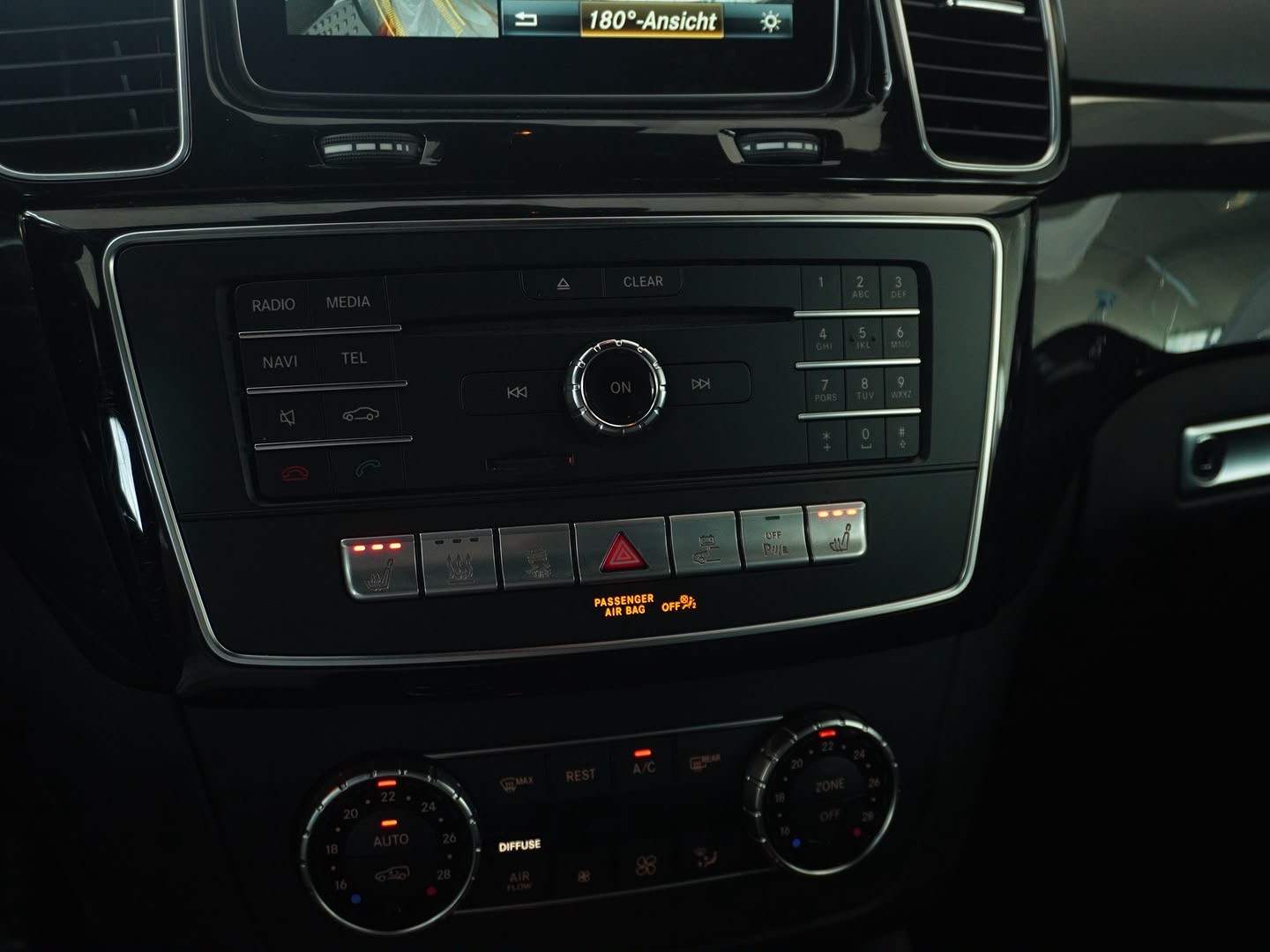 MERCEDES-BENZ GLE 500 e 4Matic 7G-Tronic AMG Line-image-9