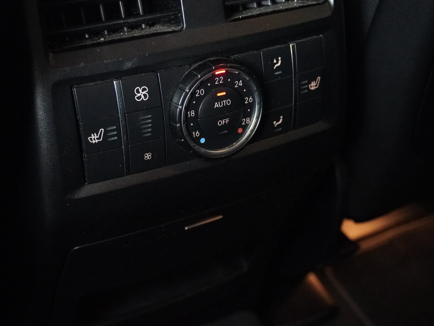 MERCEDES-BENZ GLE 500 e 4Matic 7G-Tronic AMG Line-image-10