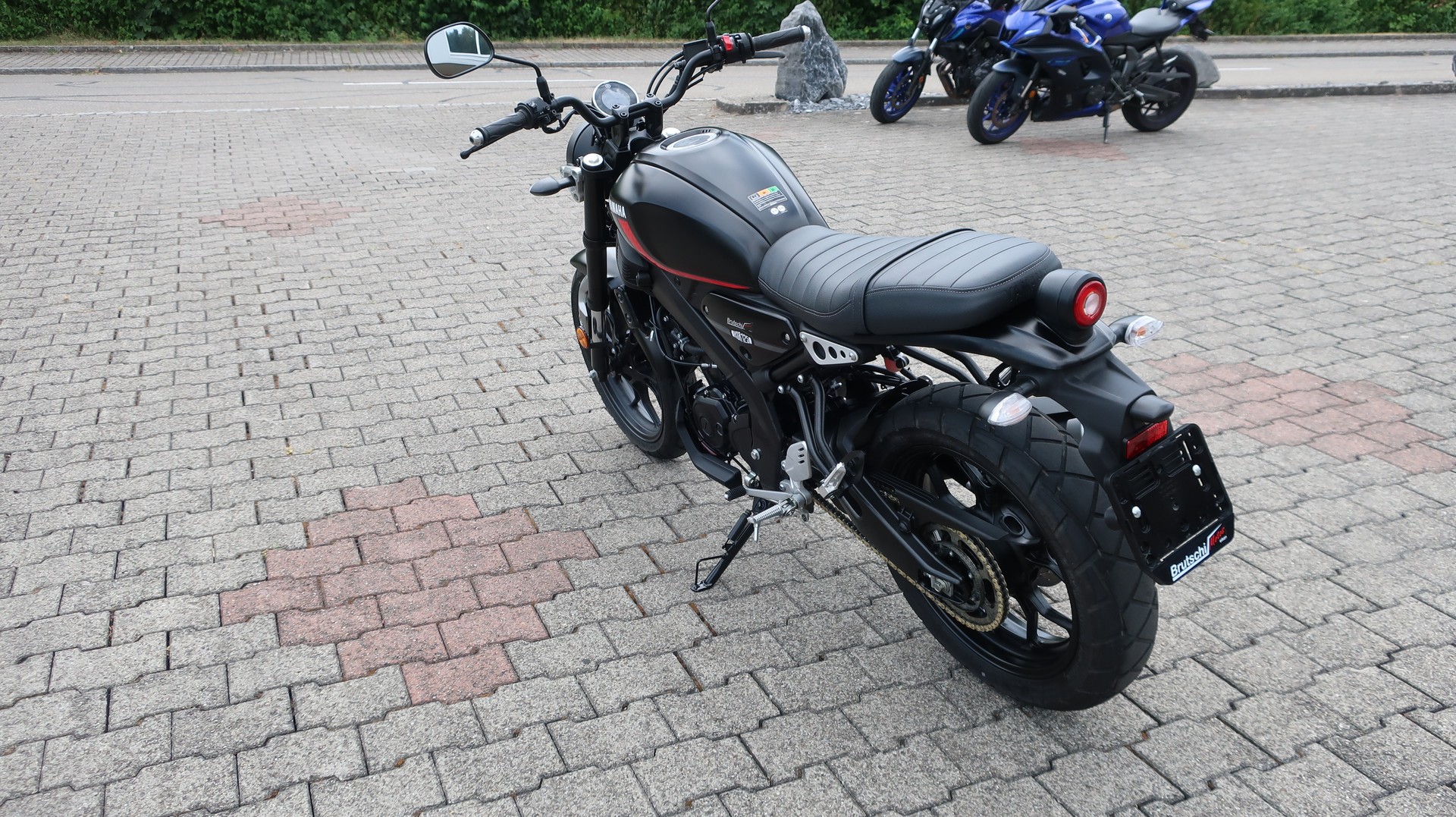 YAMAHA XSR 125-image-1