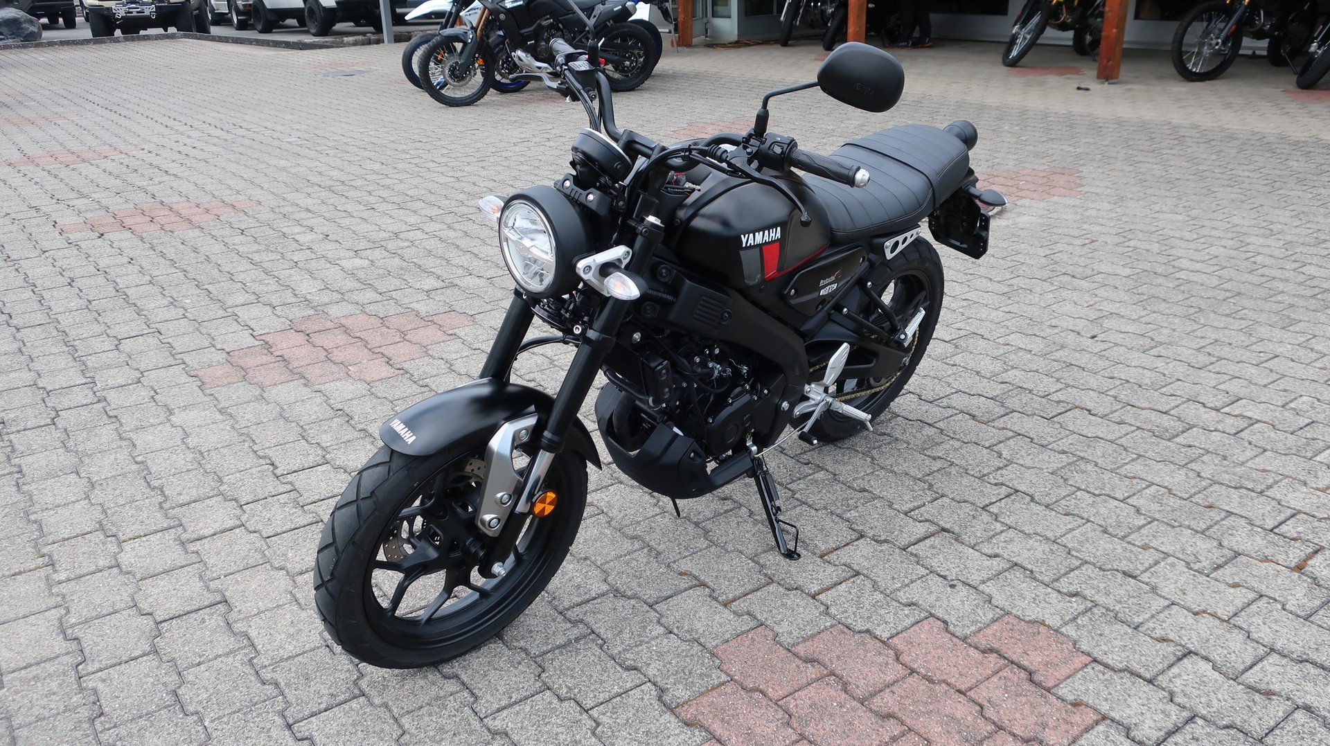 YAMAHA XSR 125-image-4