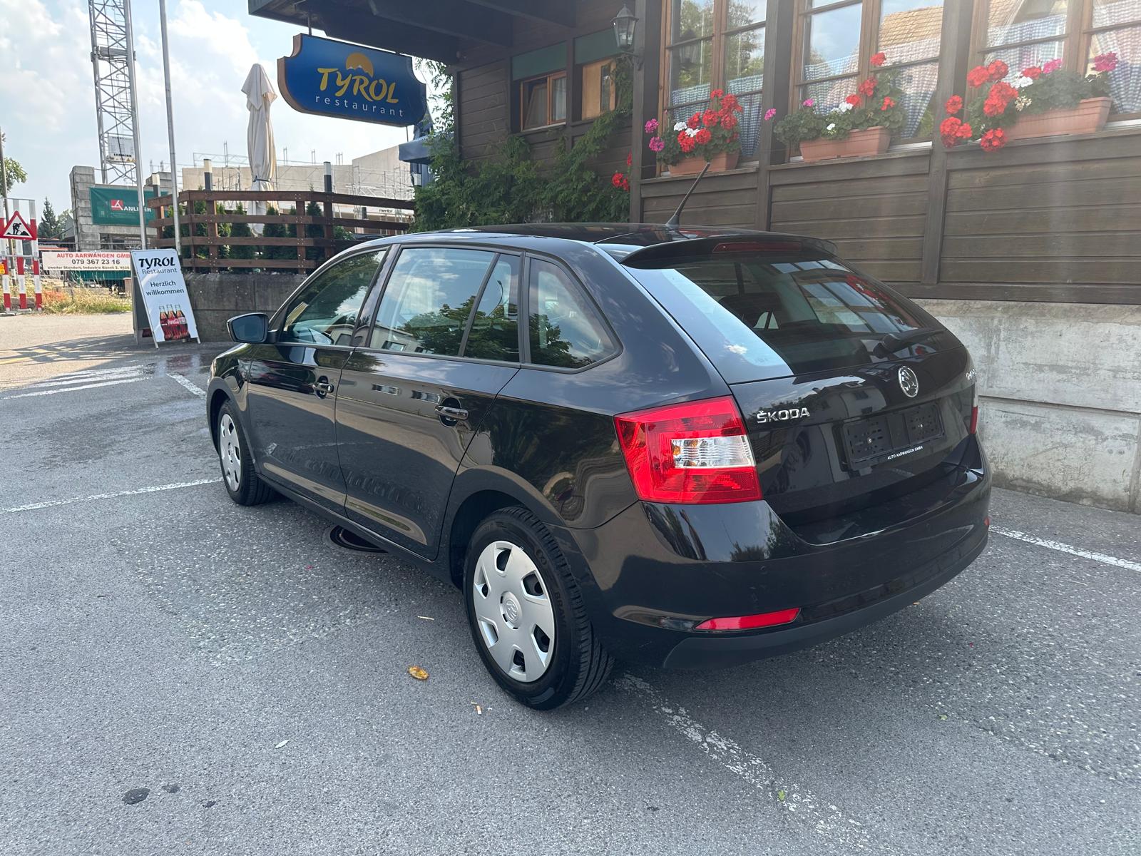 SKODA Rapid Spaceback 1.4 TSI Ambition DSG-showroom-element-2