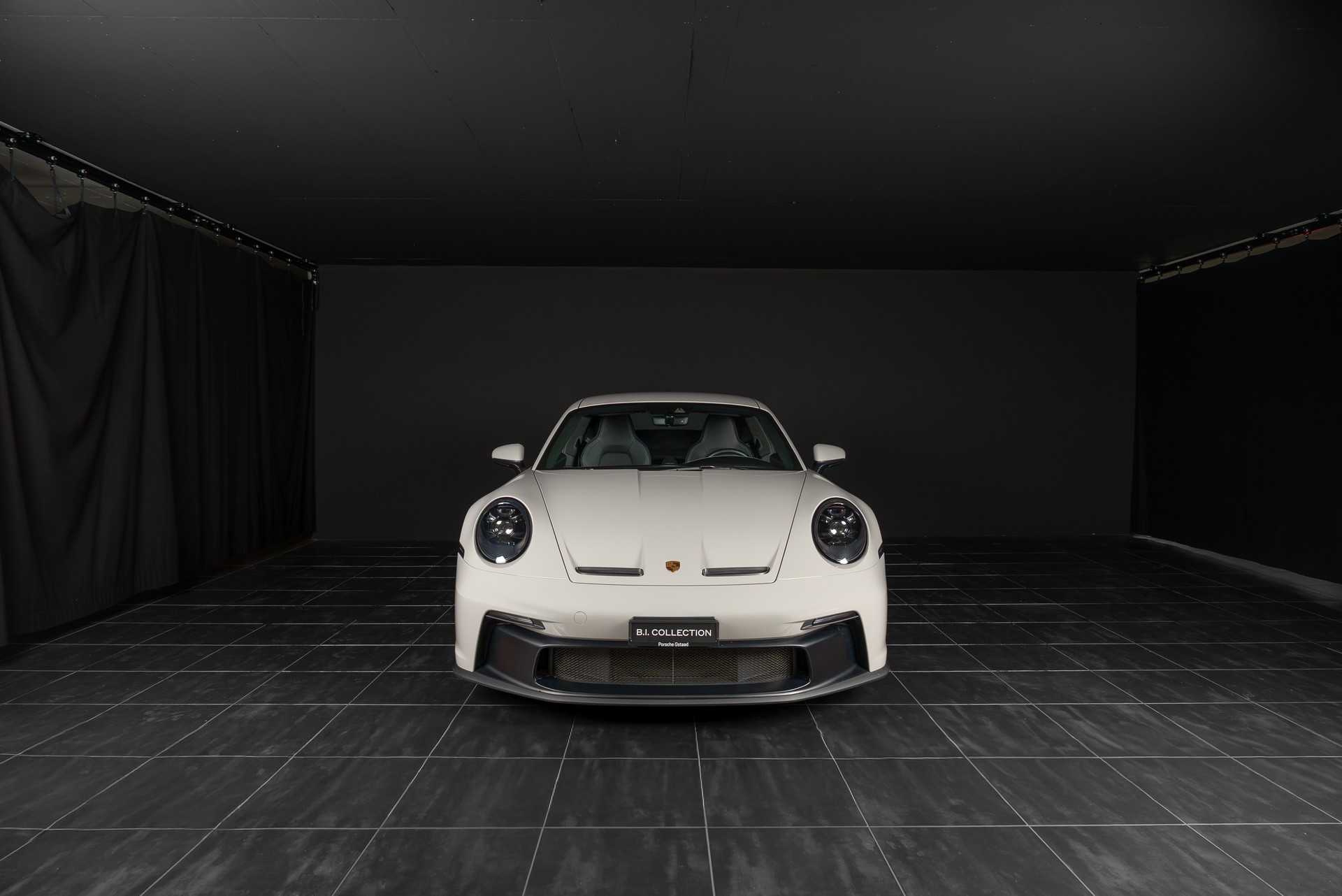 PORSCHE 911 GT3 Touring PDK-image-5