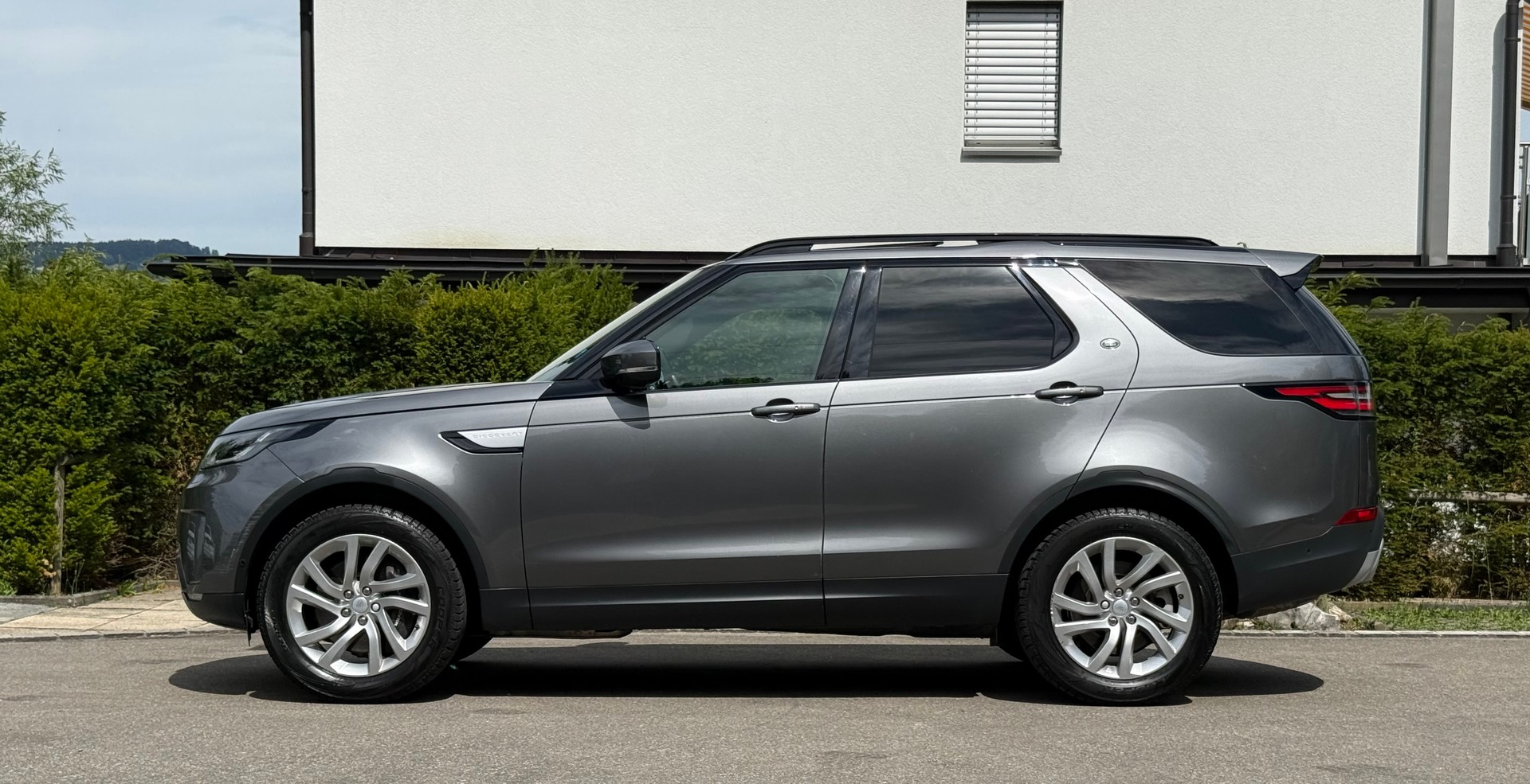 LAND ROVER Discovery 3.0 SDV6 HSE Automatic-image-5