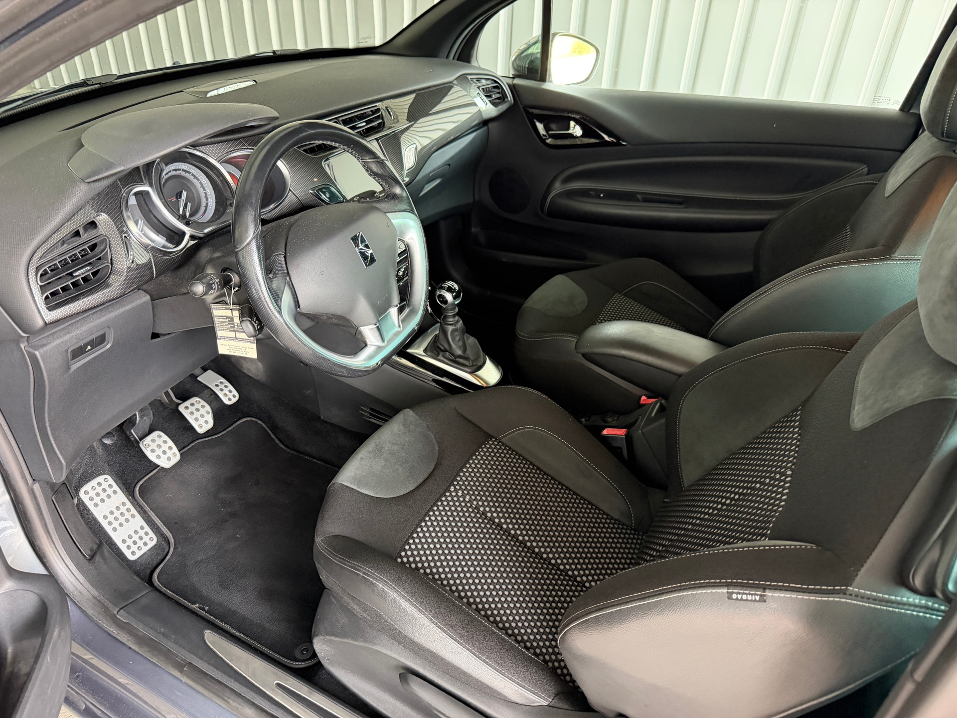 DS AUTOMOBILES DS3 1.6 THP Sport Chic Anniv.-image-10