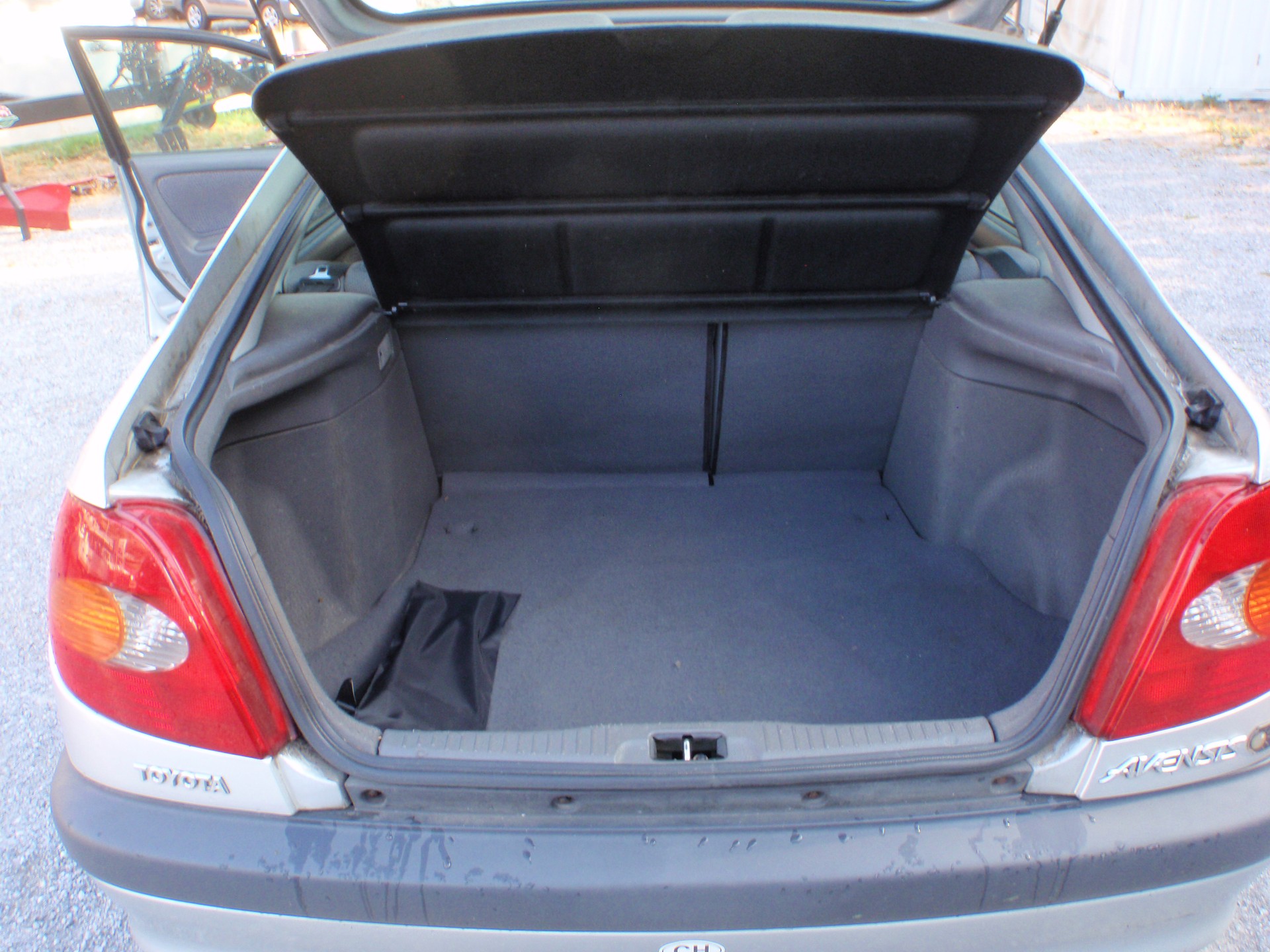 TOYOTA Avensis 2.0 Linea Sol Liftback-image-8