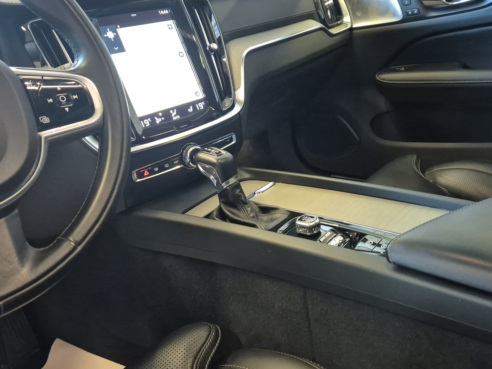 VOLVO V60 T6 AWD Inscription Geartronic-image-24