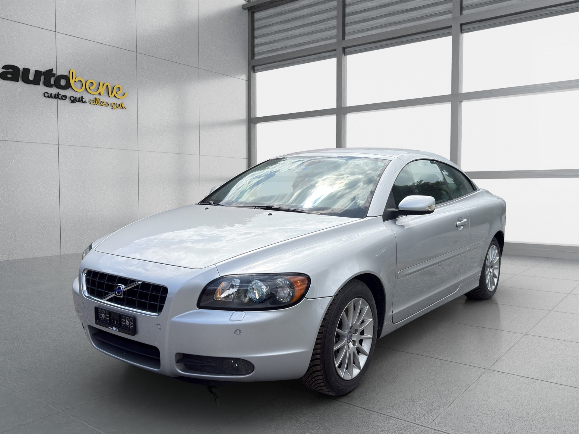 VOLVO C70 2.4 Summum
