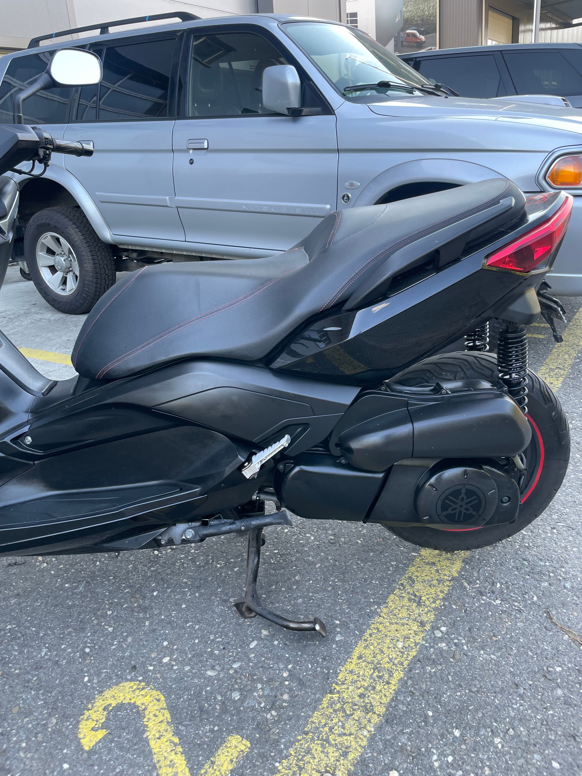 YAMAHA X-Max YP 250 R ABS-image-2