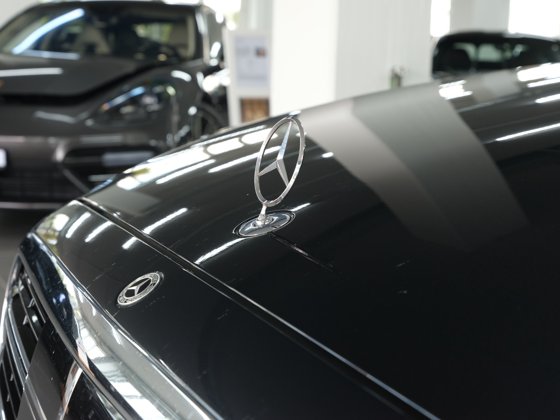 MERCEDES-BENZ S 500 4Matic AMG Line 9G-Tronic *Burmester* *360 Kamera* *Designo*-image-12