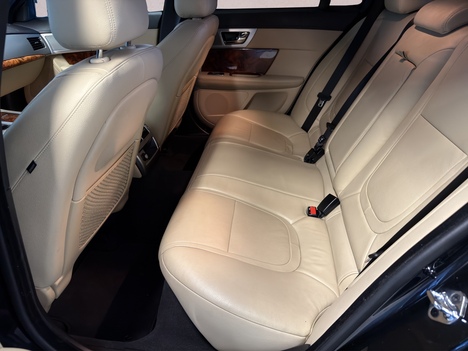 JAGUAR XF 3.0 V6 S/C 4x4-image-14